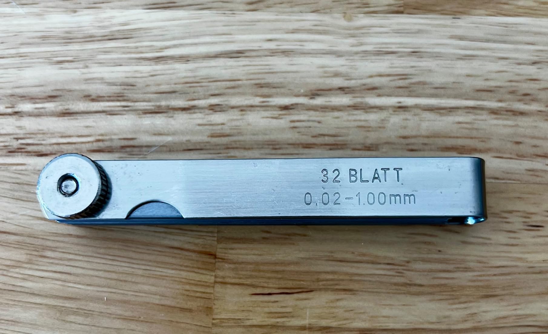 Stainless Steel Feeler Gauge Universal Standard SAE and Metric Offset Valve Thickness Gauge 32-Piece Blade Tool for Measuring Gap Width/Thickness customer photo 1