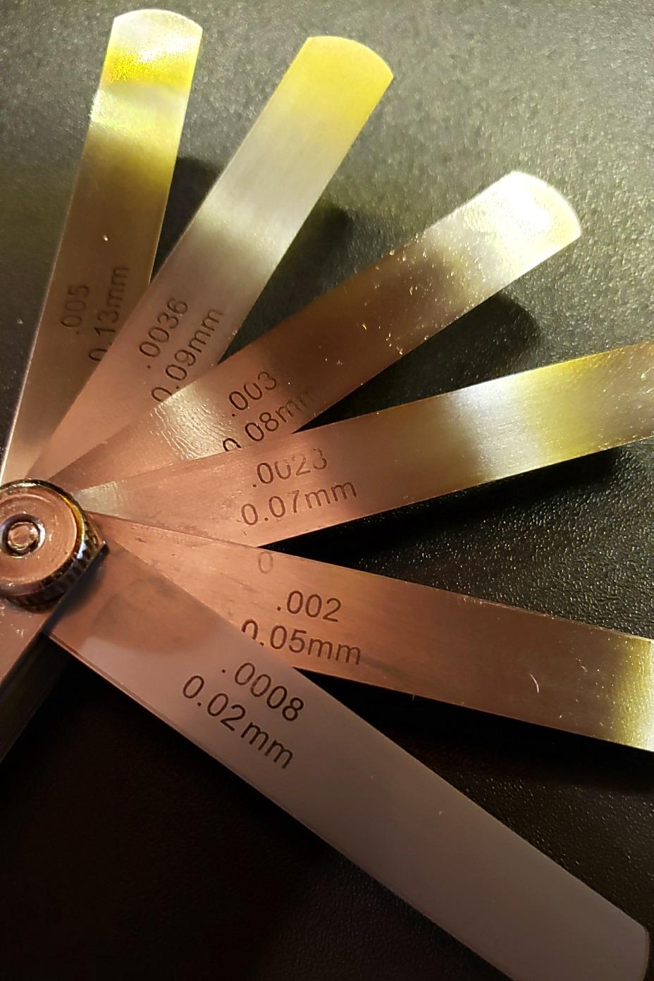 Stainless Steel Feeler Gauge Universal Standard SAE and Metric Offset Valve Thickness Gauge 32-Piece Blade Tool for Measuring Gap Width/Thickness customer photo 2