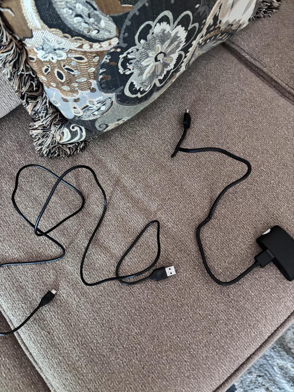 Roku Express HD Renewed customer photo 1