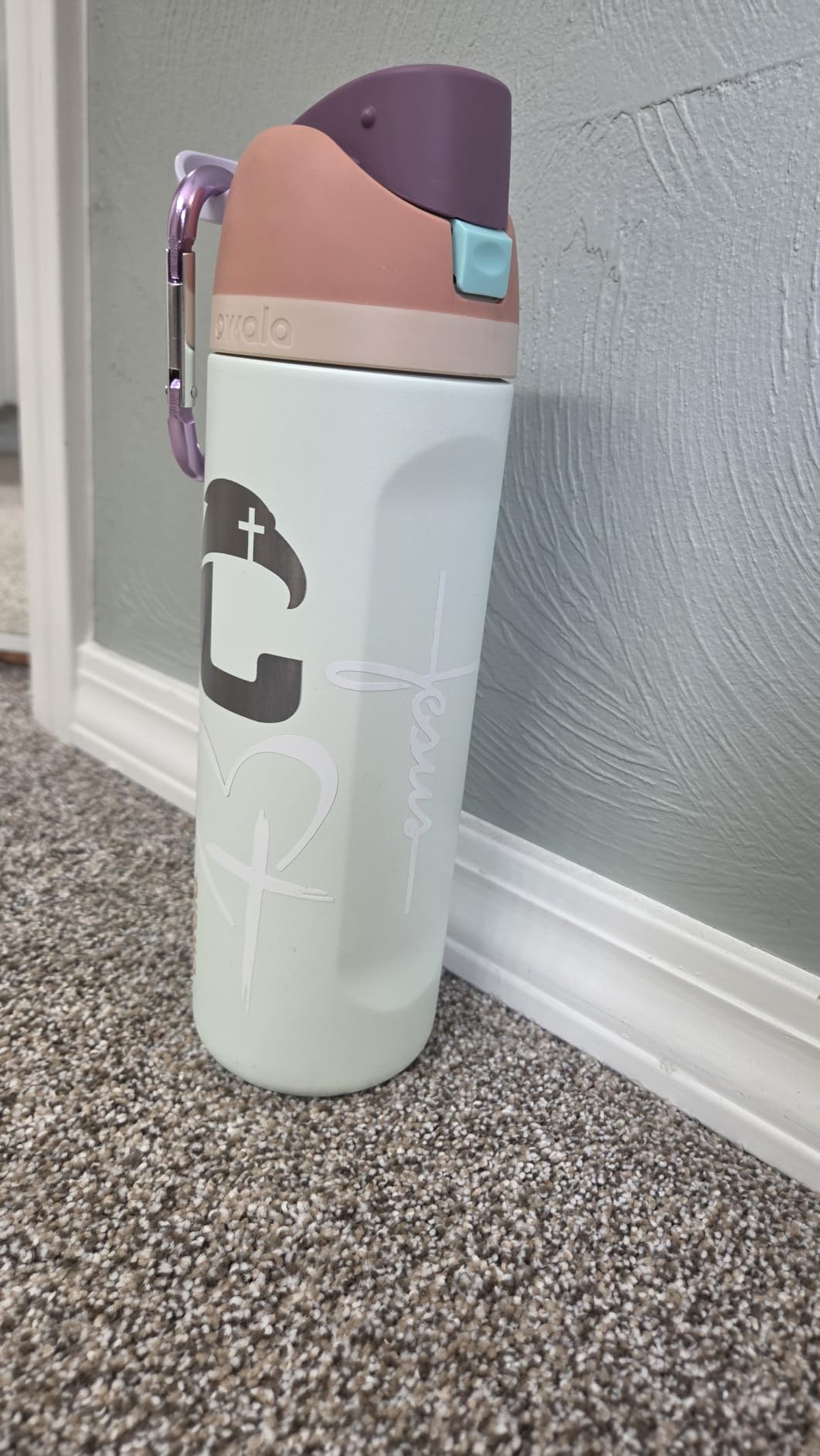 Owala FreeSip Stainless Steel Water Bottle 32 oz Very, Very Dark customer photo 2