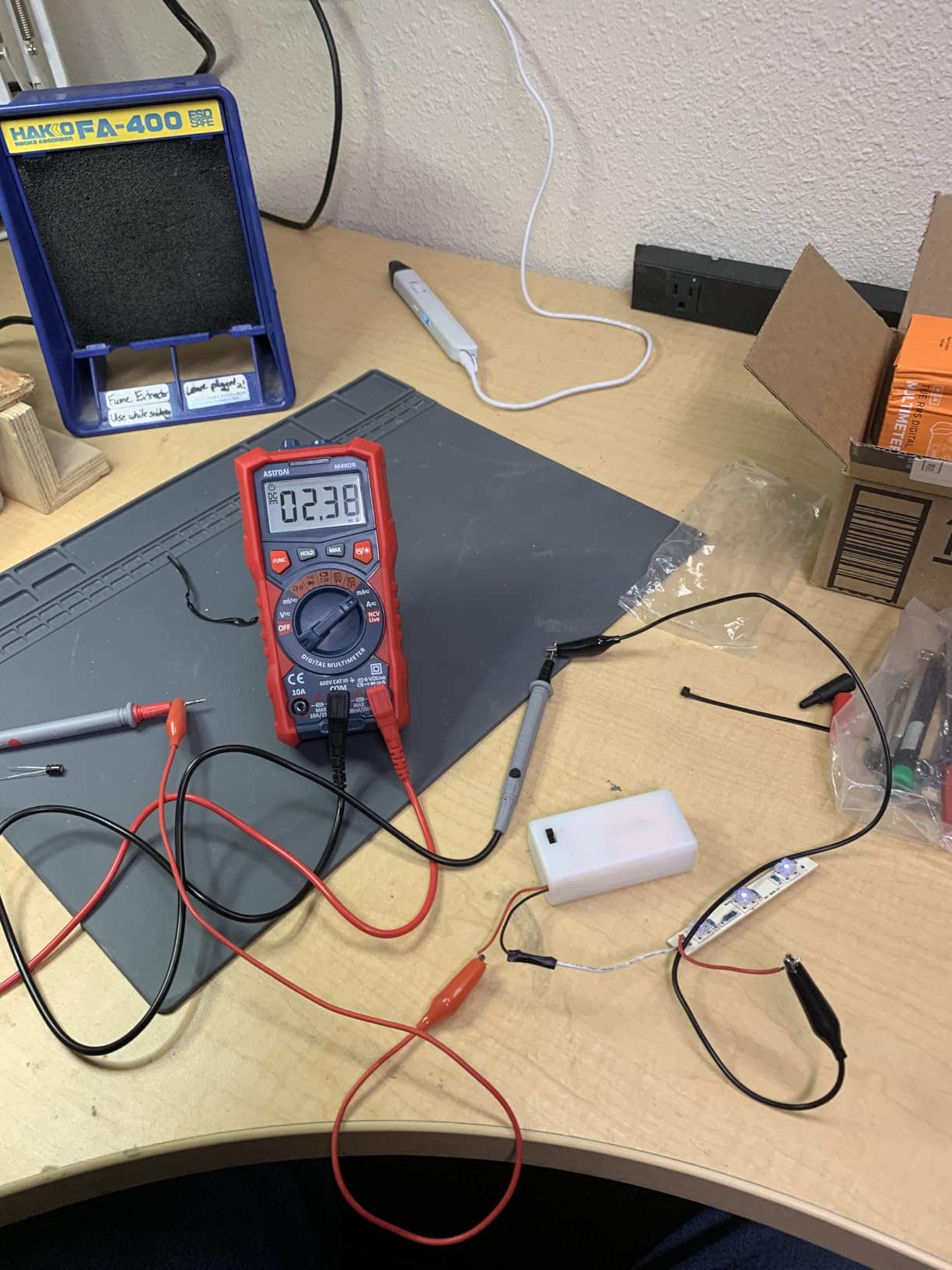 AstroAI Digital Multimeter, TRMS 4000 Counts, Auto-Ranging, Battery Test customer photo 1