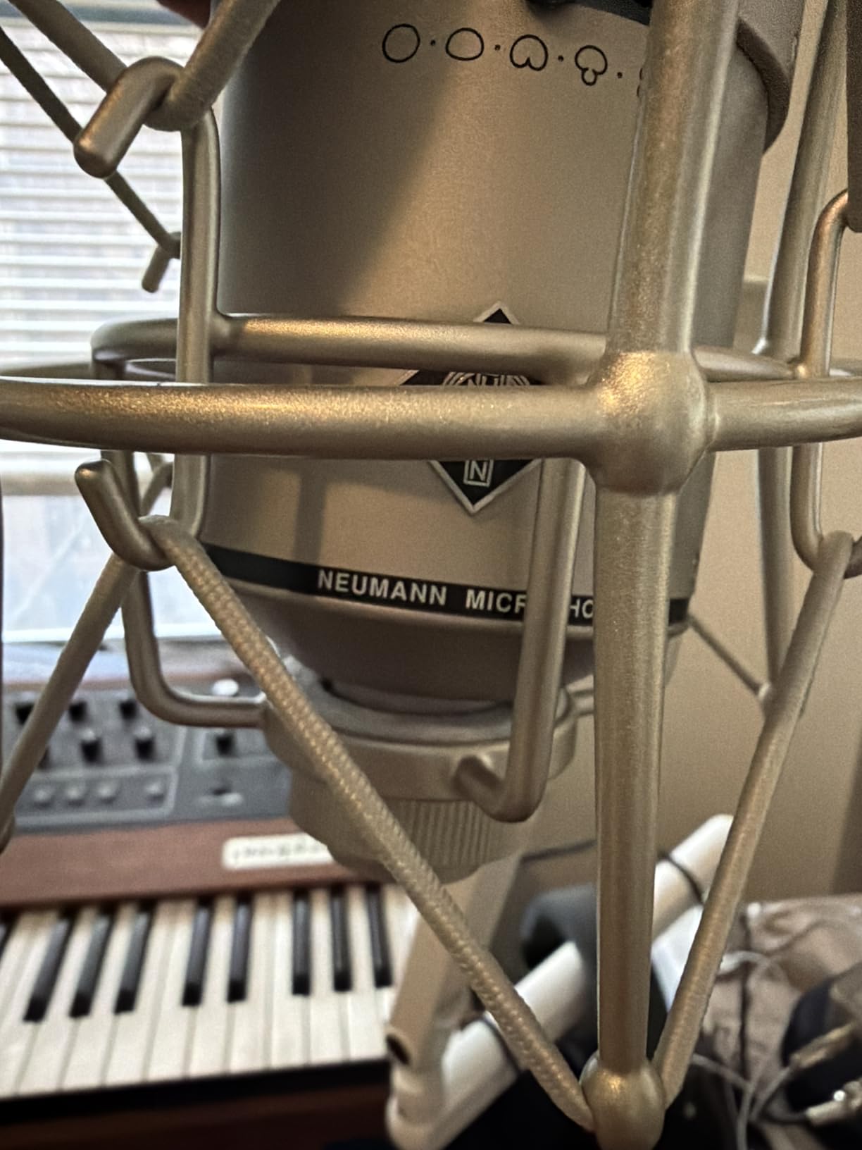 Spider Microphone Shock Mount Mic Holder - Anti Vibration Metal Spider Shockmount Compatible with Neumann U47 U67 U87 TLM102 TLM103 TLM107 M147 M149 Senheiser MK4 MK8 Condenser Microphones customer photo 2