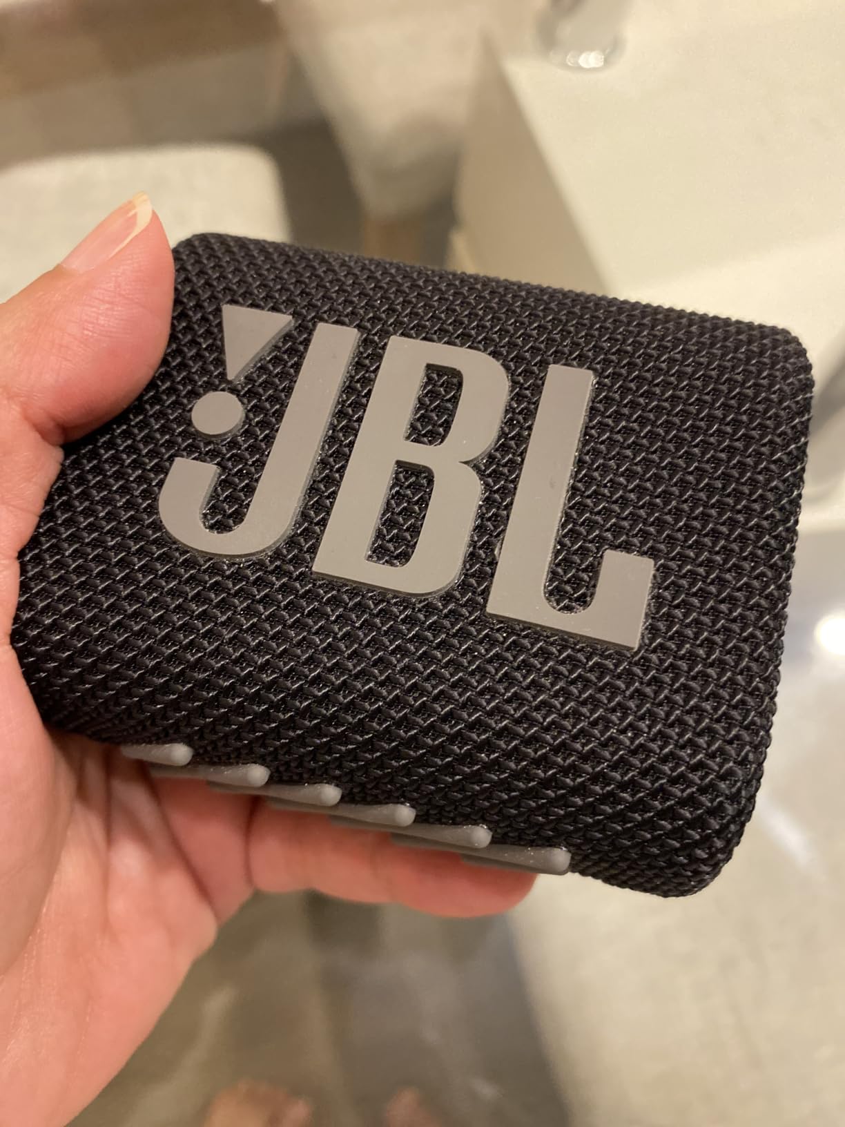 JBL Go 3 - Portable Mini Bluetooth Speaker, big audio and punchy bass, IP67 waterproof and dustproof, 5 hours of playtime, speaker for home, outdoor and travel (Red) customer photo 2