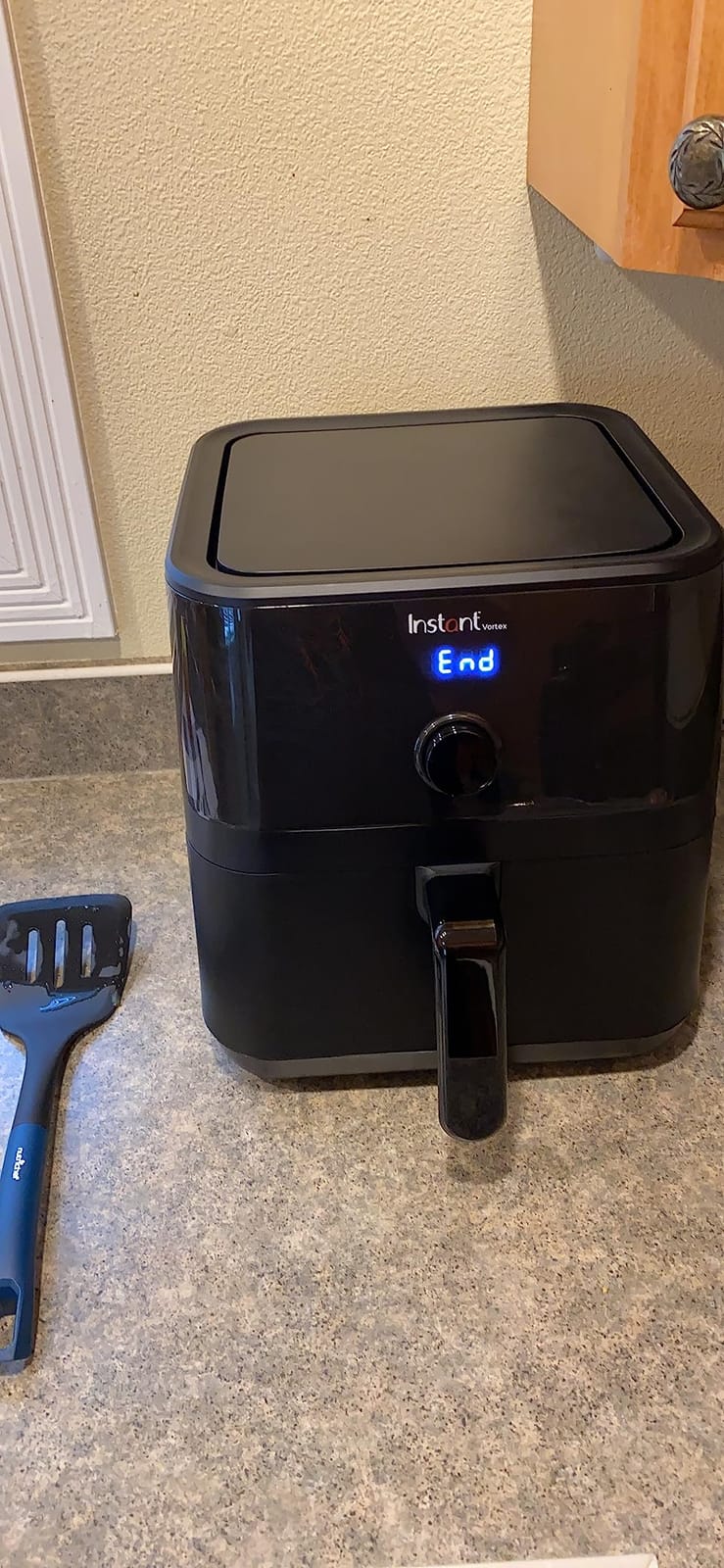 Instant Pot Vortex 5.7QT Air Fryer, Custom Program Options, 4-in-1 Functions, EvenCrisp Technology that Crisps, Roasts, Bakes and Reheats, 100+ In-App Recipes, from the Makers of Instant Pot, Black customer photo 2