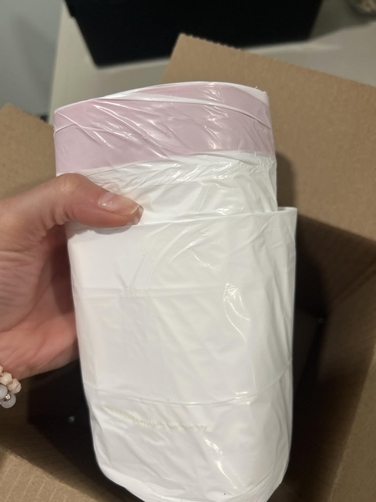 Amazon Basics Trash Bags, Tall Kitchen Drawstring, Unscented, 13 Gallon, 120 Count, Pack of 1, Packaging May Vary customer photo 1
