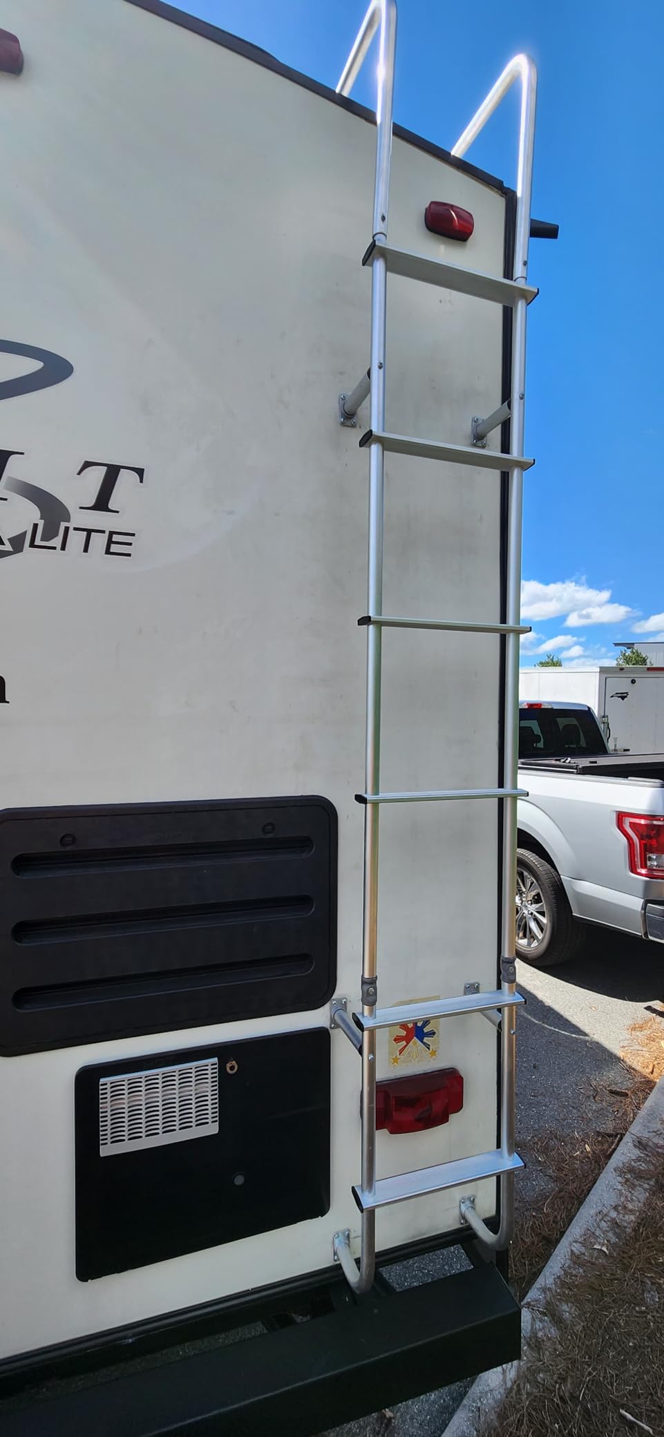 KUAFU Universal RV Exterior Motorhome Straight Ladder RV Rear Ladder 250LBS(7.6FT-8.4FT) customer photo 2
