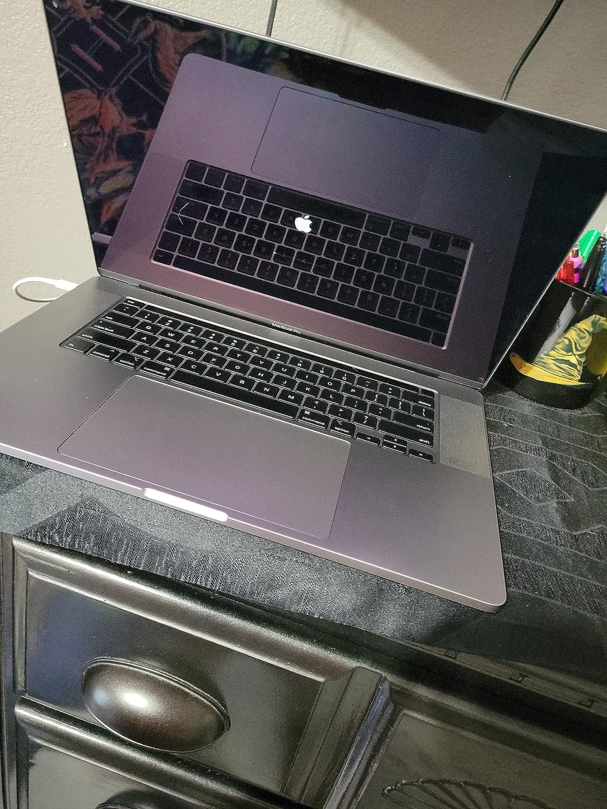 Apple Late 2019 MacBook Pro with 2.3GHz Intel Core i9 (16-inch, 32GB RAM, 1TB SSD) Space Gray (Renewed) customer photo 2