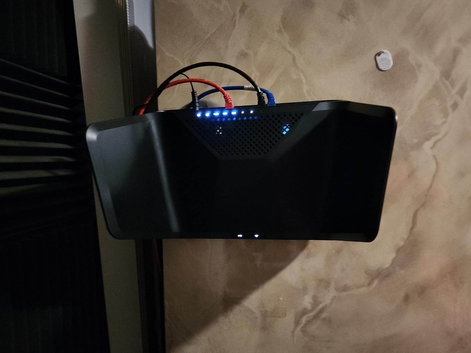 NETGEAR Nighthawk RAXE300 customer photo 2
