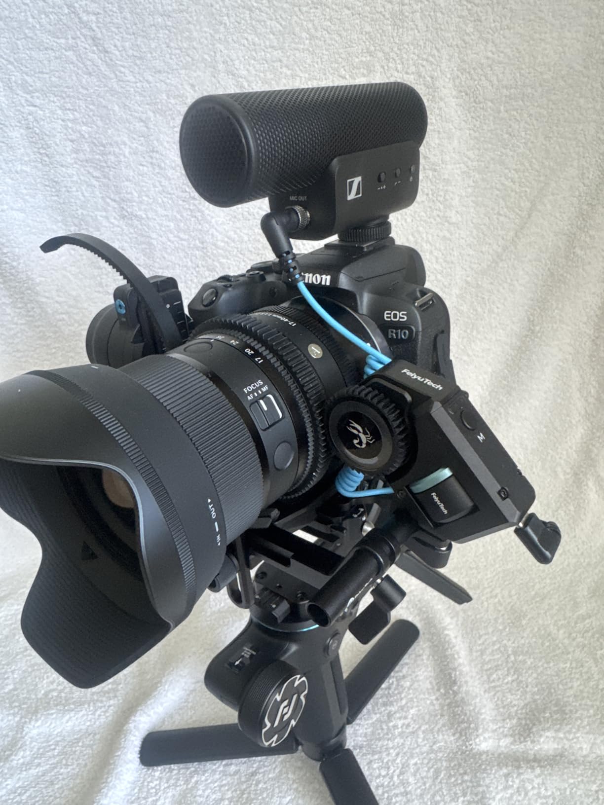 Canon EOS R10 Mirrorless Camera Lens Kit customer photo 1