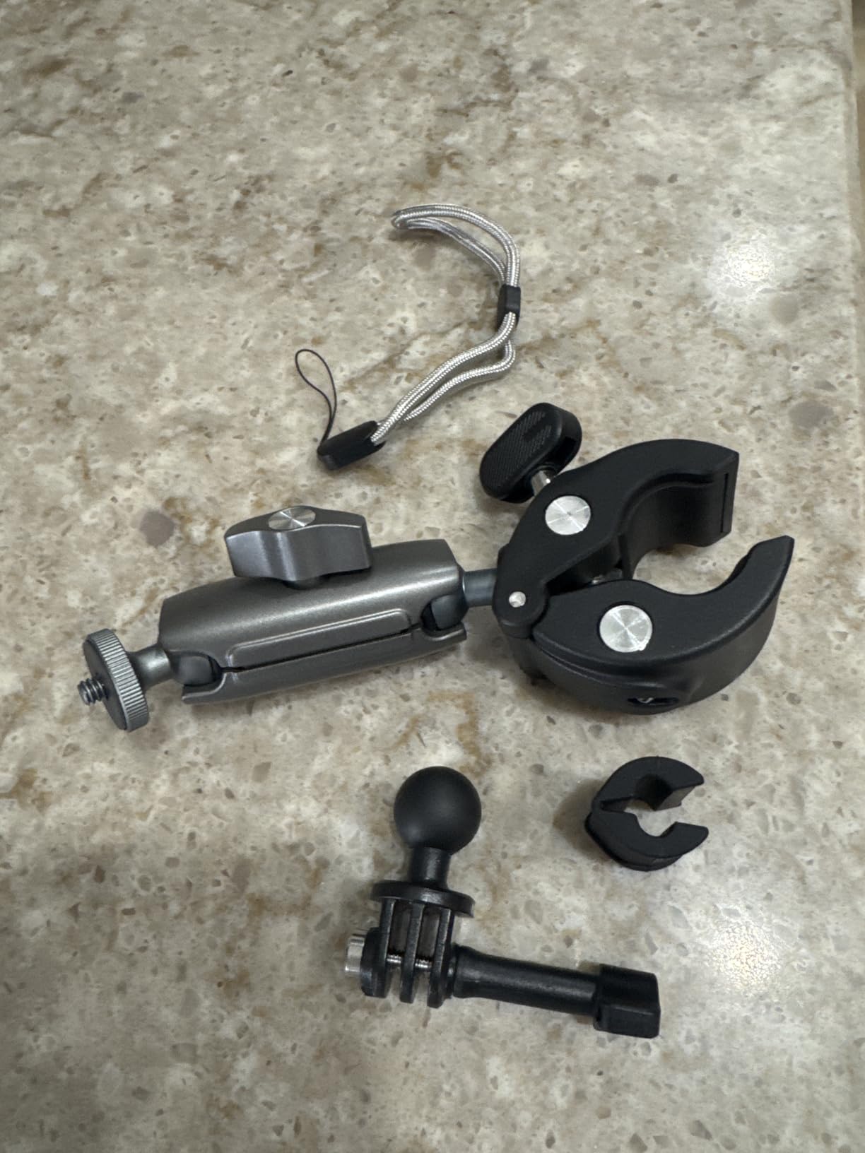 TELESIN Super Clamp Camera Mount with 360° Dual Ball Head, Bike/Bicycle/Motorcycle Handlebar Mount for GoPro Mission 1 PRO/DJI Osmo Pocket 4 3/ DJI Action 6 5 4/ Insta360 Luna Ultra/Xtra Muse Camera customer photo 2