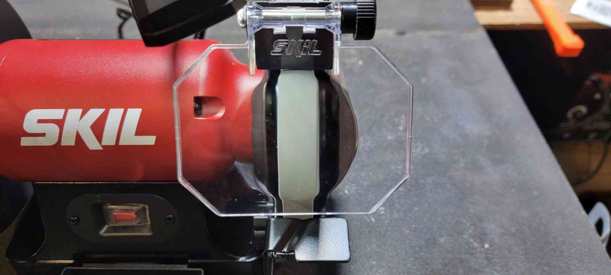 SKIL 3.0 Amp 8 In. Bench Grinder with Built-in Water Cooling Tray & LED Work Light - BI9502-00 customer photo 1