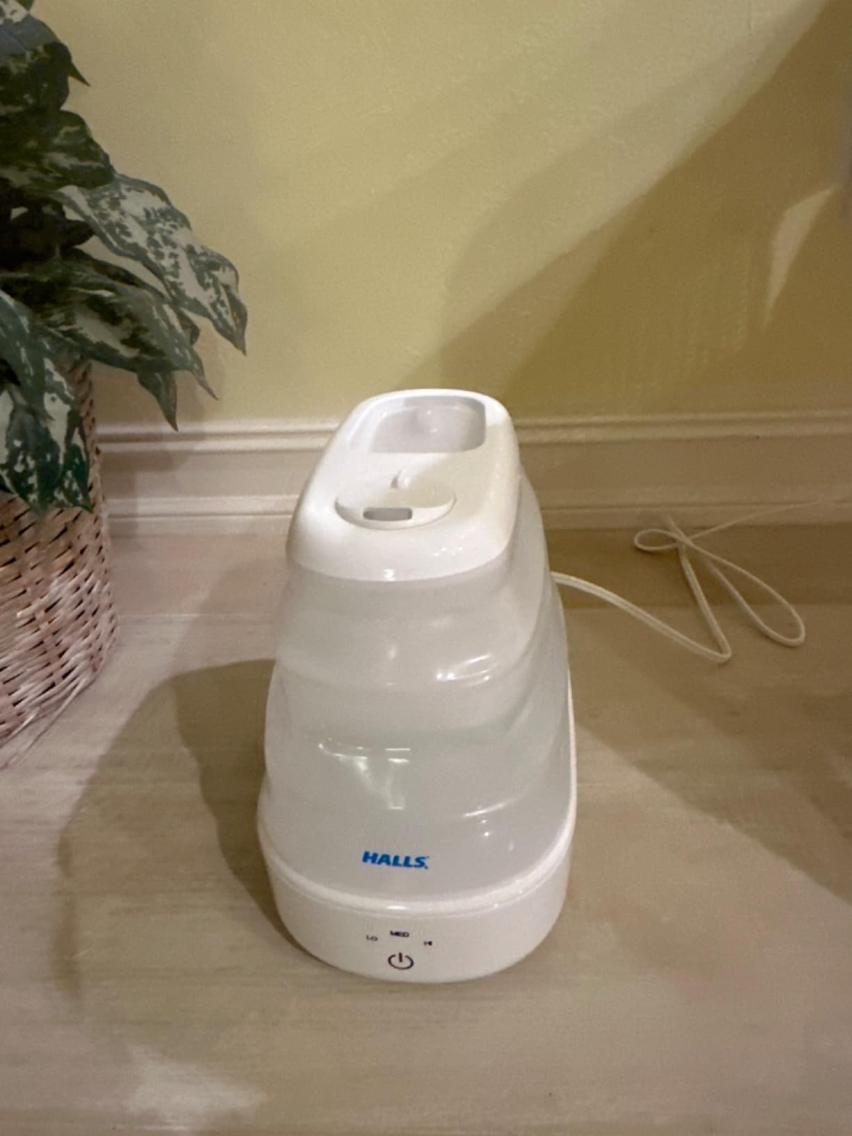 Crane Collapsible Cool Mist Humidifier for Bedroom and Office, 1 Gallon Portable Humidifier for Travel and Easy Storage, Blue and White customer photo 1