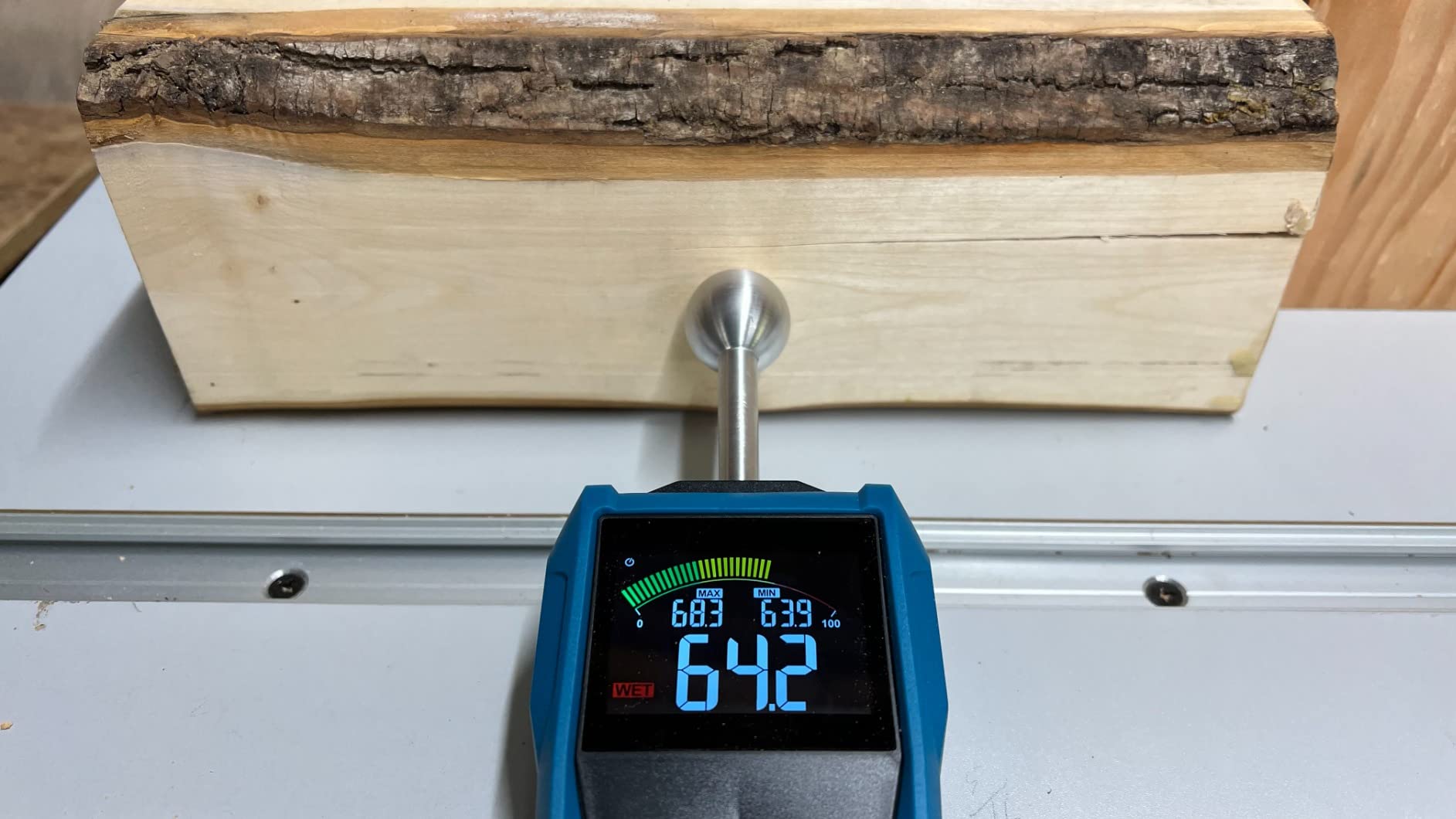 DURFICST Pinless Moisture Meter, Moisture Reader for Plaster Walls, Masonry, Concrete, Drywall, Wood customer photo 1