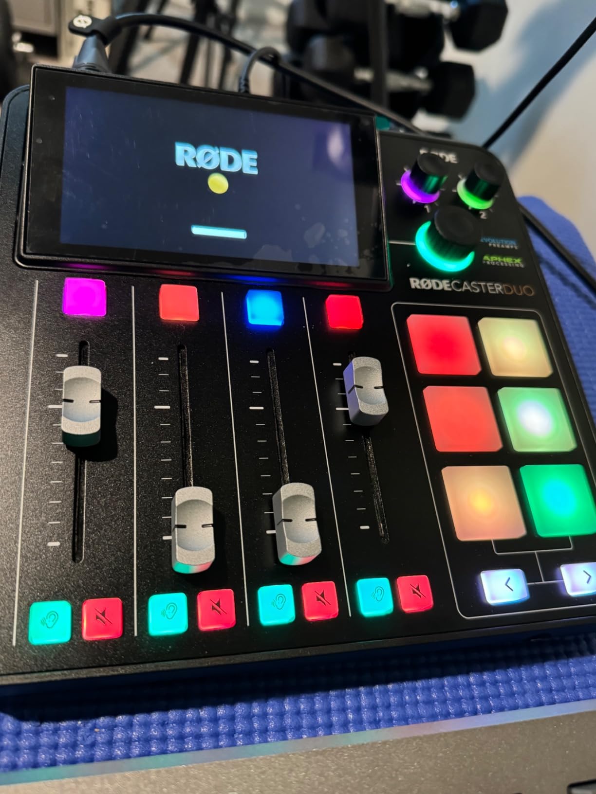 RØDE RØDECaster Duo Compact Audio Production Studio, Black customer photo 1