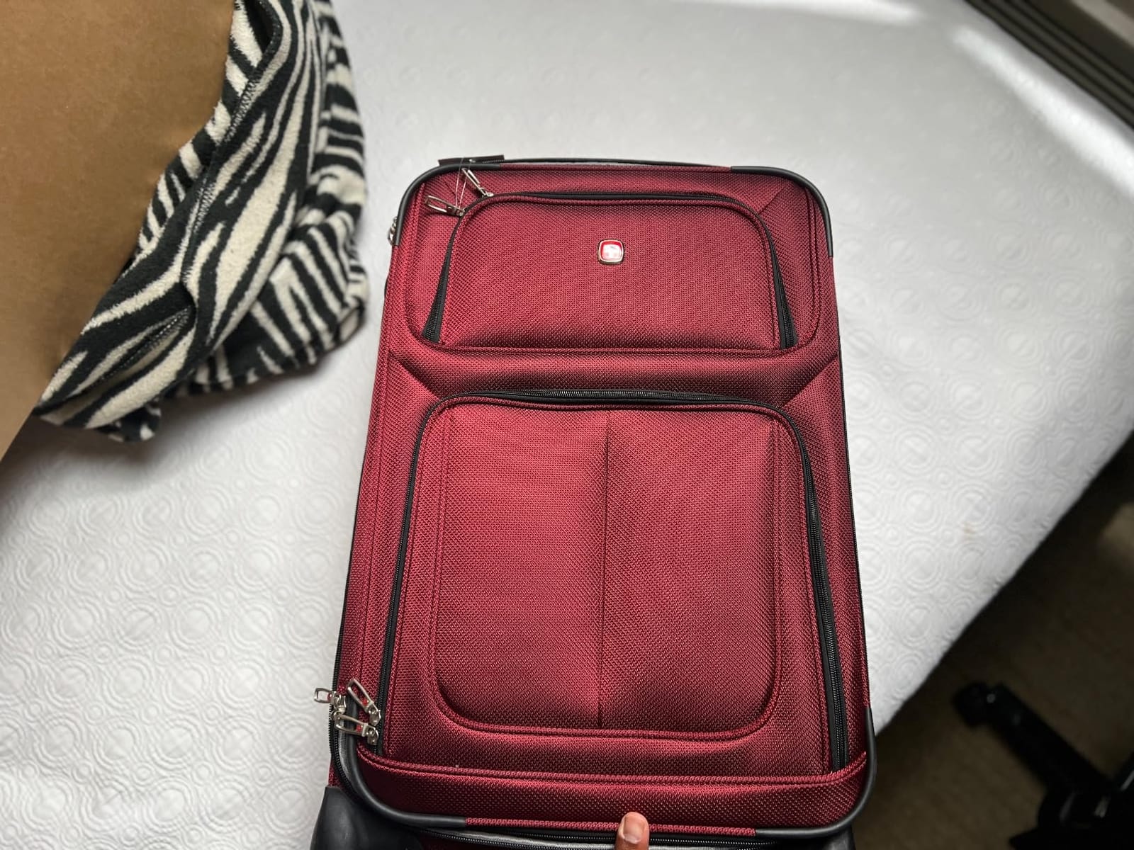 SWISSGEAR Sion Softside Expandable Spinner Luggage Durable Lightweight Travel Suitcase, Merlot, Checked-Medium customer photo 2