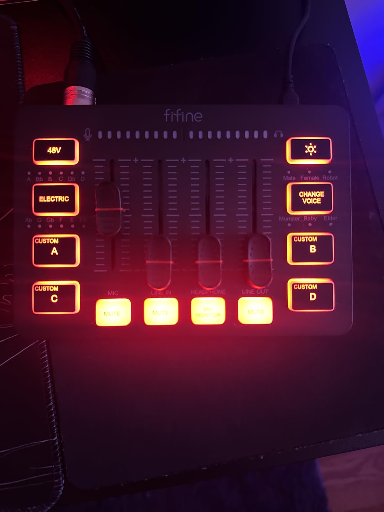 FIFINE Ampligame SC3 Gaming Audio Mixer with Indi-Fader and Volume Control customer photo 1