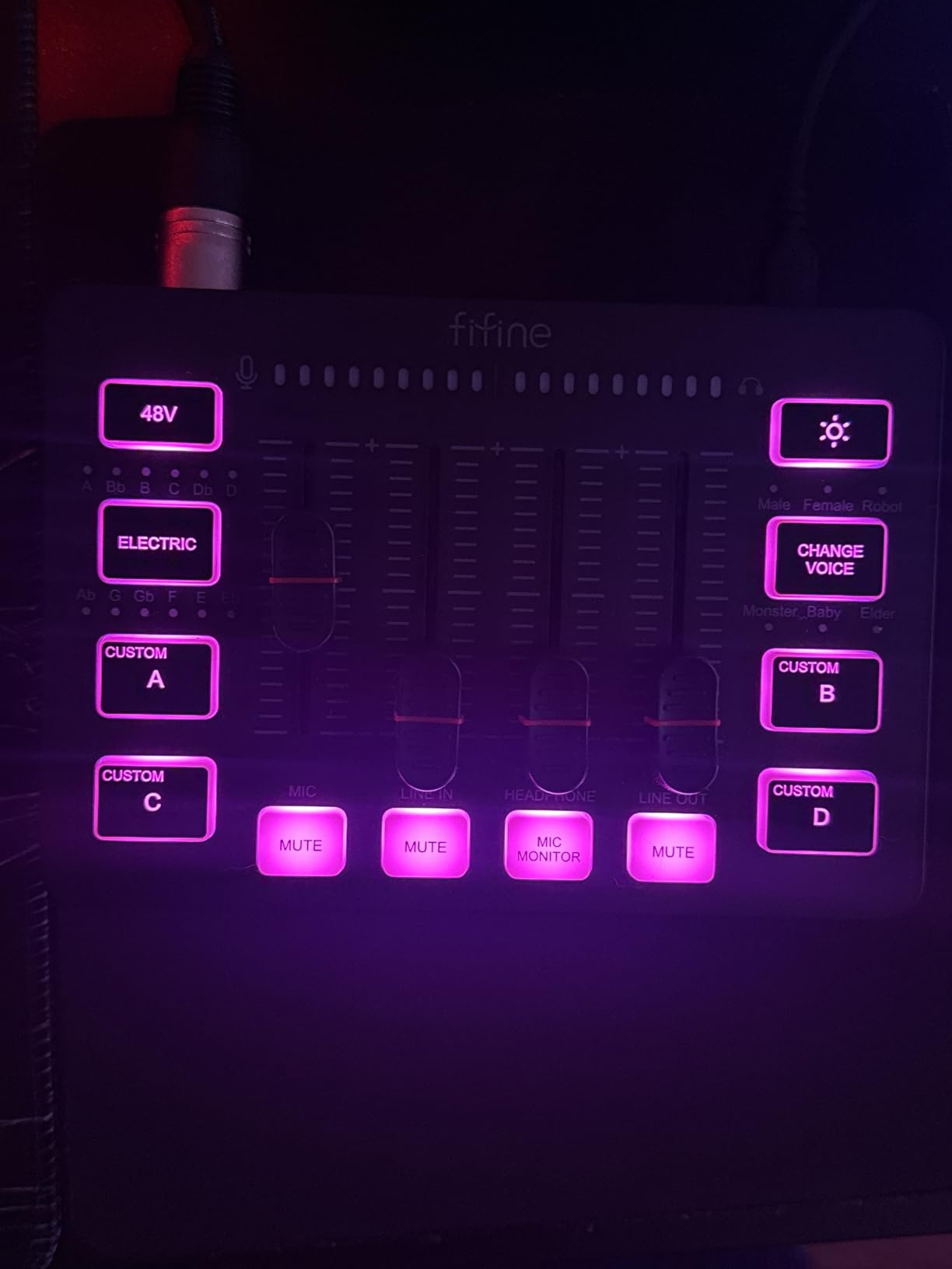 FIFINE Ampligame SC3 Gaming Audio Mixer with Indi-Fader and Volume Control customer photo 2