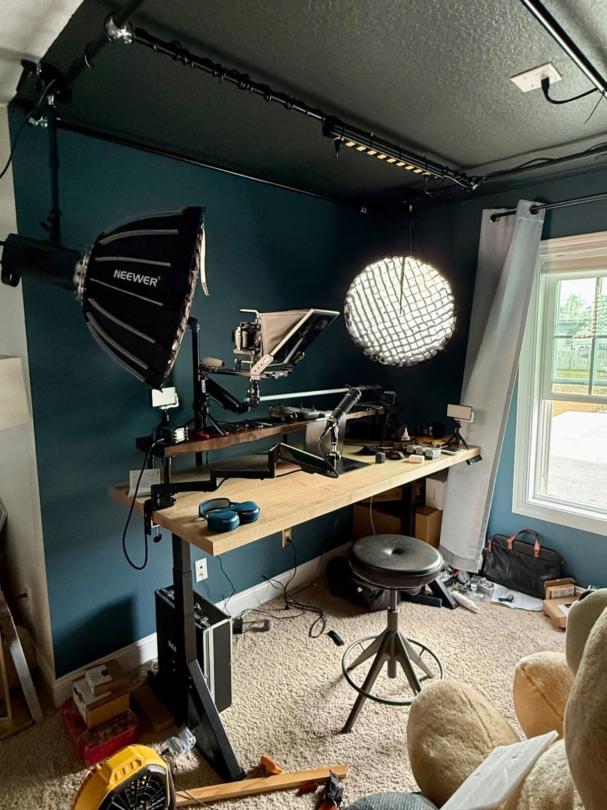 NEEWER CB60B 70W LED Video Light with 2.4G&APP Control, COB Bi Color customer photo 2
