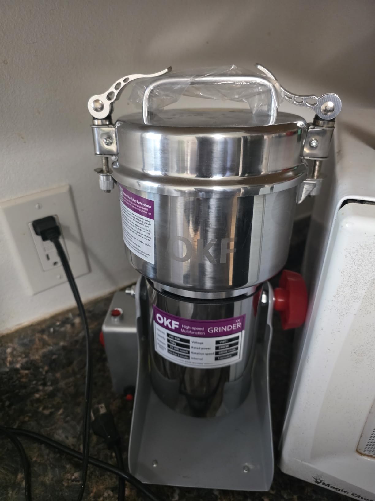 550g Grain Mill, 304 Stainless Steel Spice Grinder, 2000W High-speed Commercial Flour Mill, Superfine Flour Mill Grinder for Home, Grain Mill for Flour customer photo 2