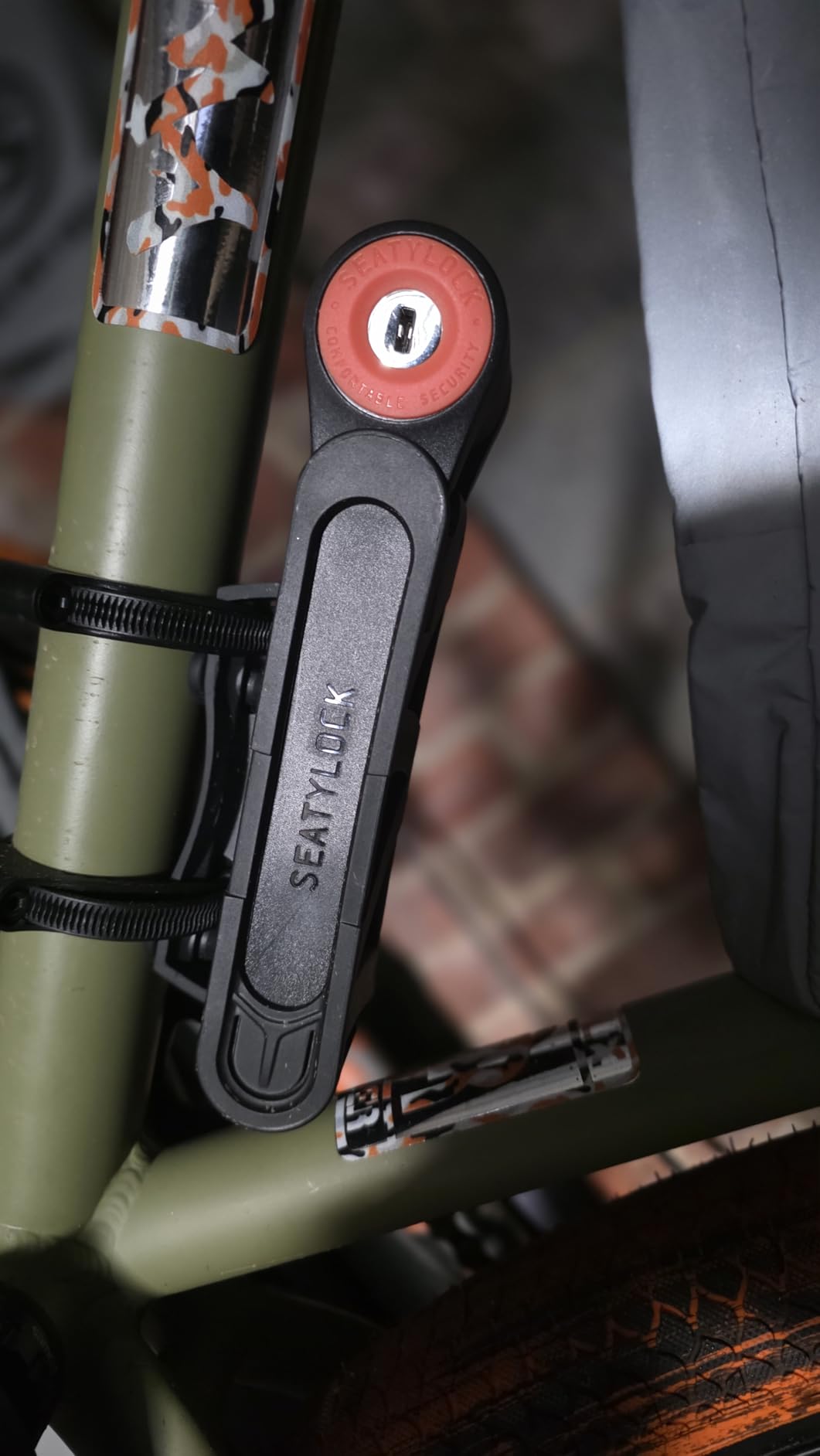 Seatylock FoldyLock Compact Lightweight Patented Folding Bike Lock 33.5 in customer photo 1