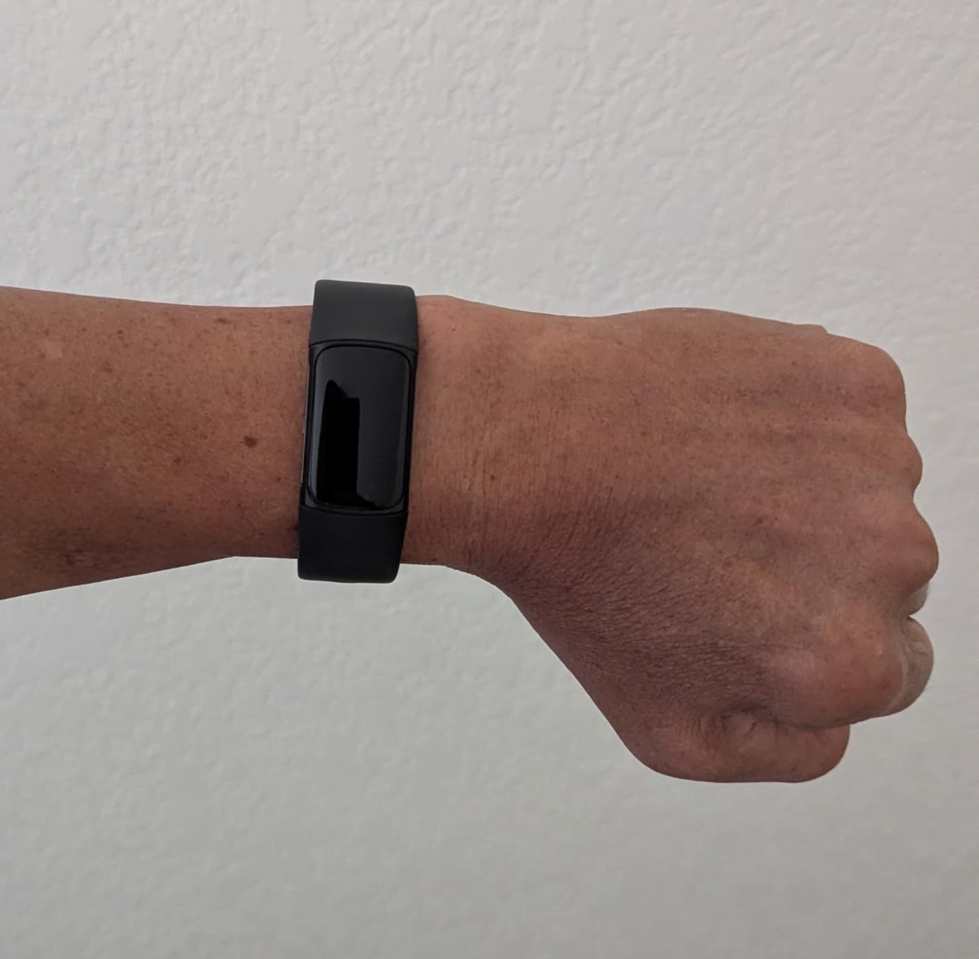 Google Fitbit Charge 6 - Fitness Tracker - Porcelain/Silver customer photo 2