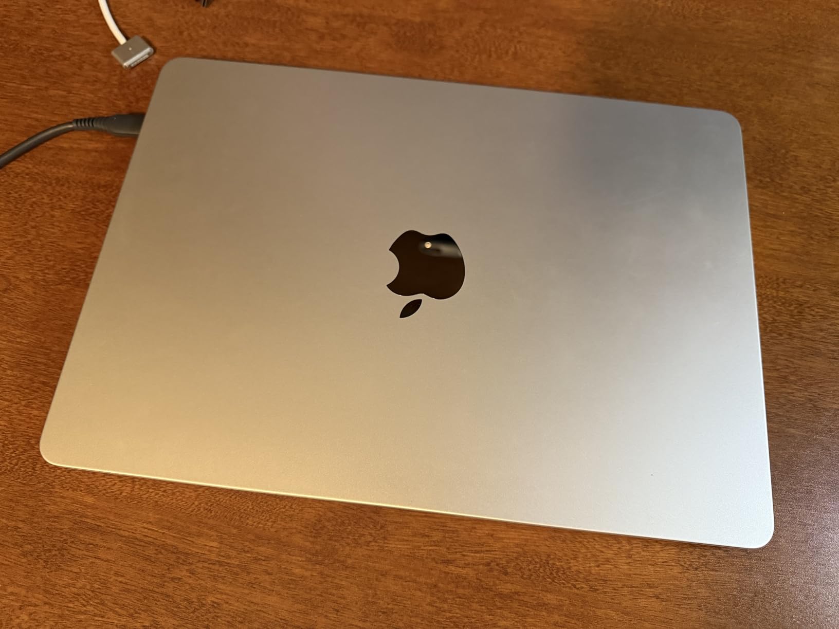 Apple 2022 MacBook Air with Apple M2 Chip, 13-inch, 16GB RAM, 256GB SSD Storage - Starlight (Renewed) customer photo 2