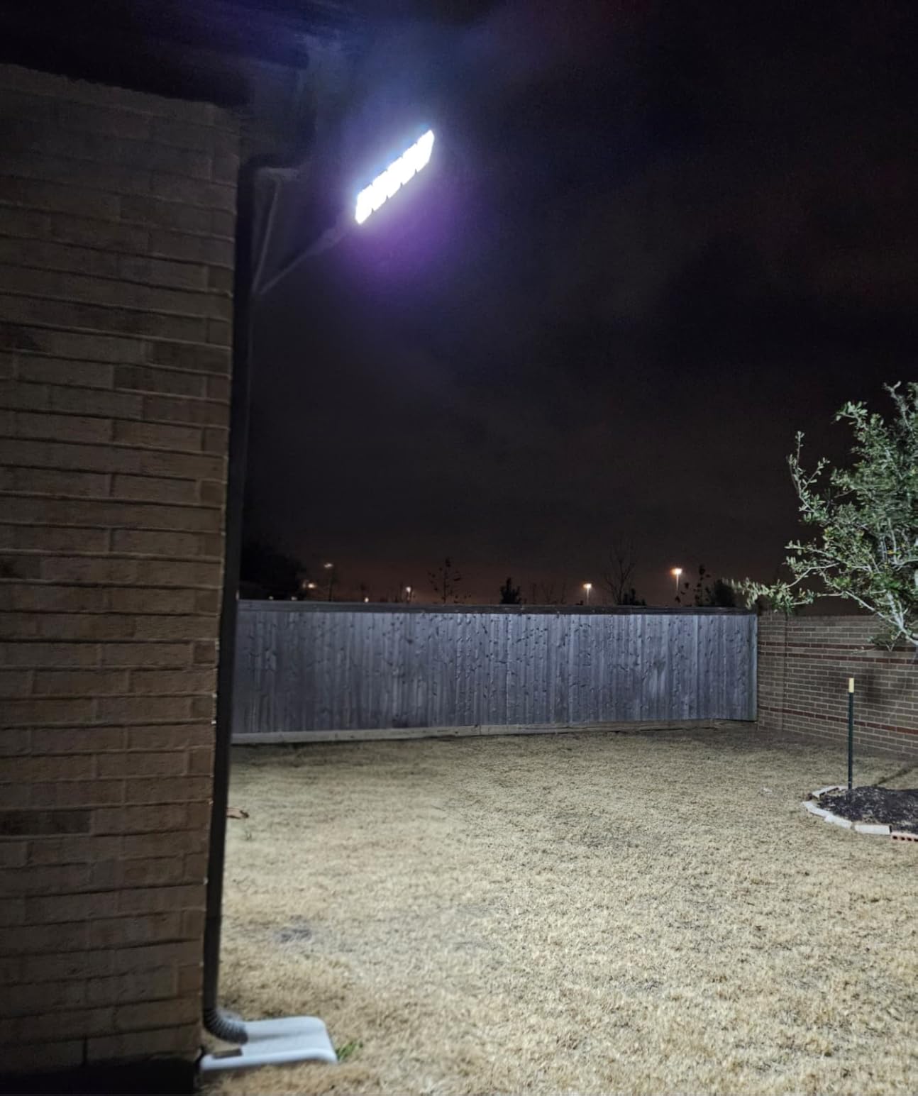 JAYNLT Y-10000W Solar Street Lights Outdoor,Parking Lot Lights Commercial customer photo 1
