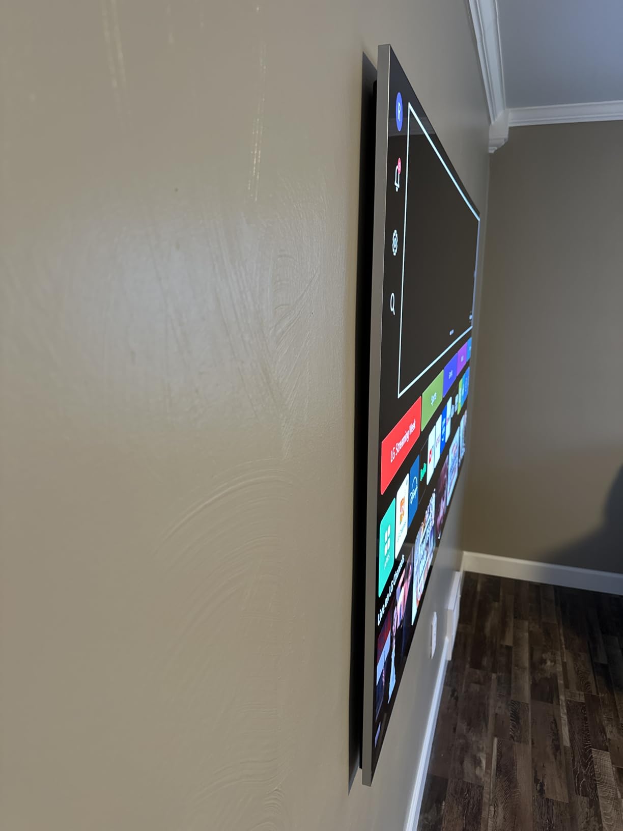 LG 77-Inch Class OLED evo G4 Series Smart TV 4K Processor Flat Screen with Magic Remote AI-Powered with Alexa Built-in (OLED77G4WUA, 2024) customer photo 1