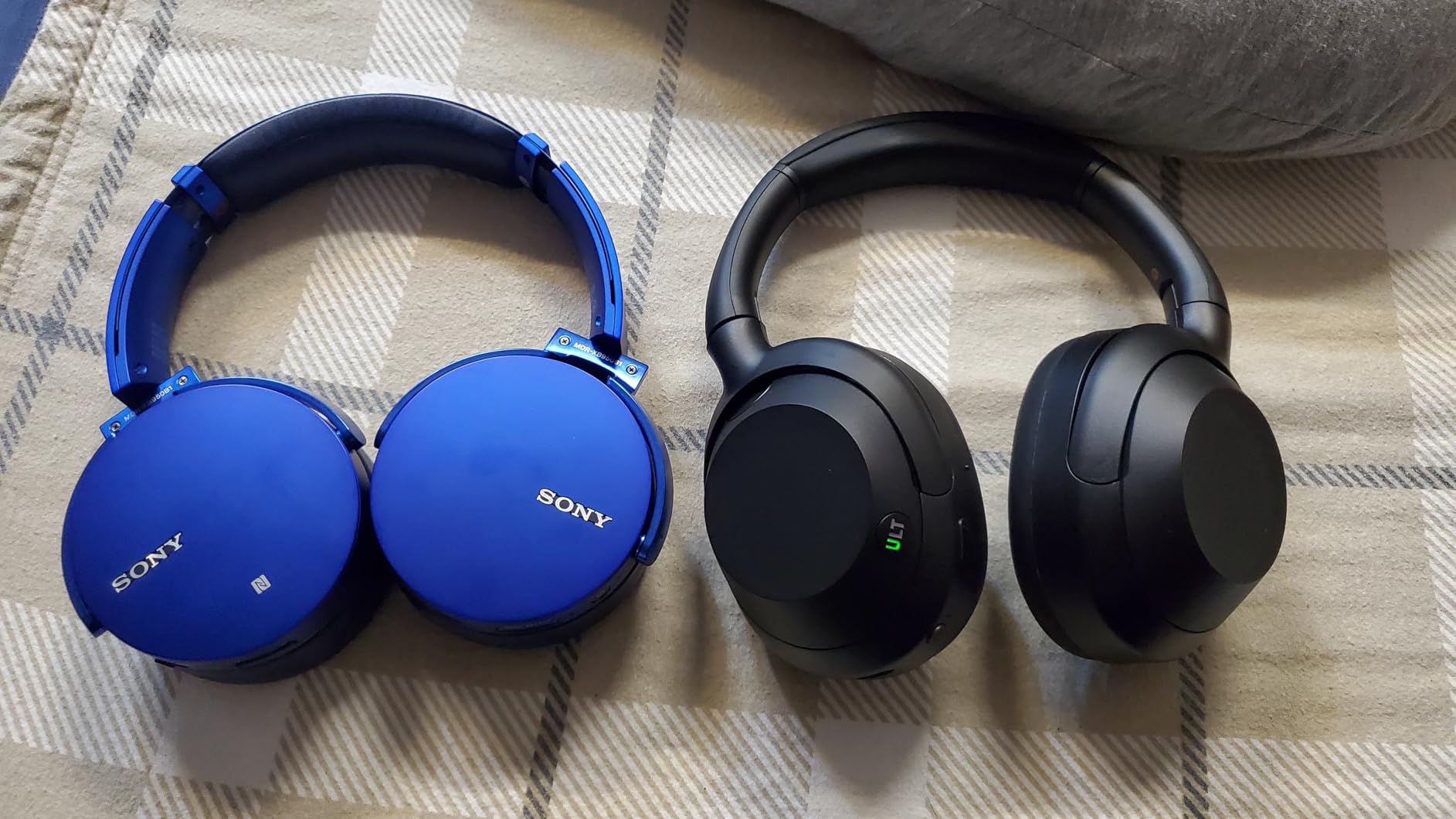 Sony ULT WEAR Over-Ear Noise Canceling Wireless Headphones, Black customer photo 2