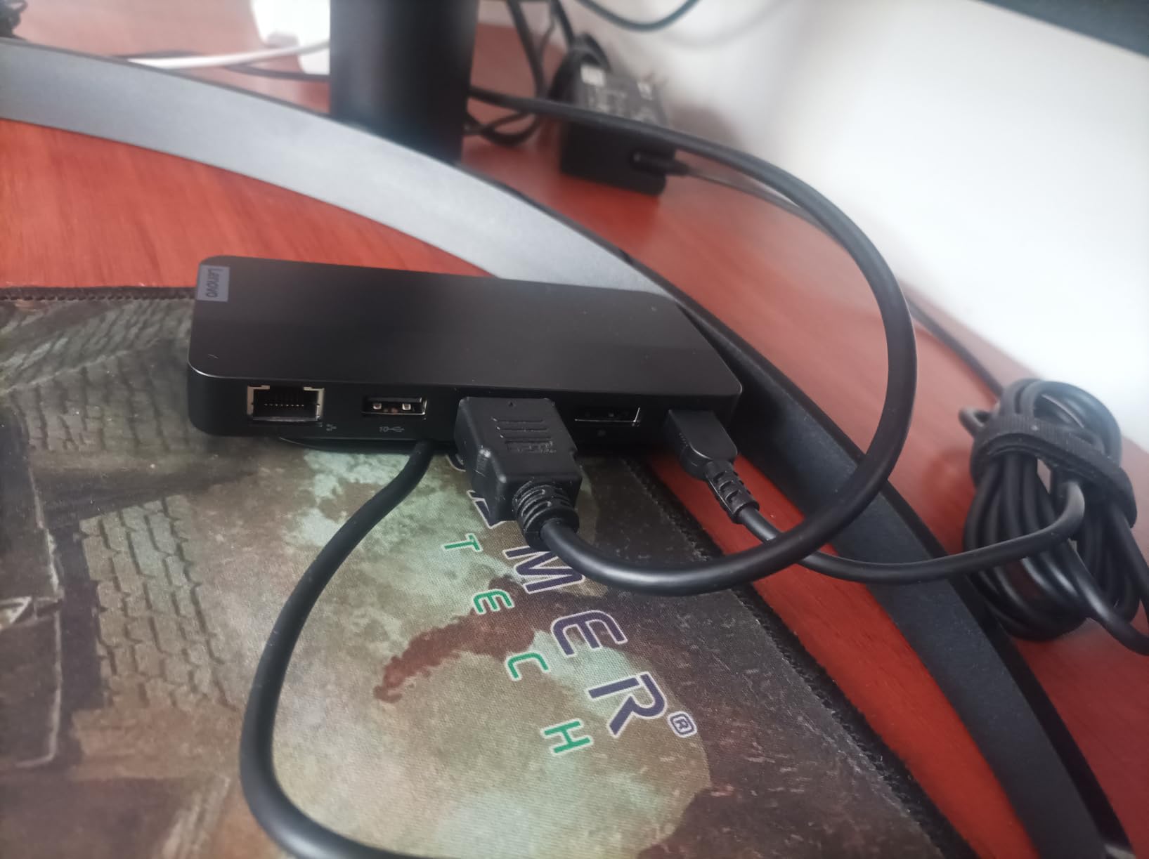 Lenovo USB-C Dual Display Travel Dock - 7 Ports, Integrated Cable, Universal Compatibility, Two displays at 4K - Black customer photo 1