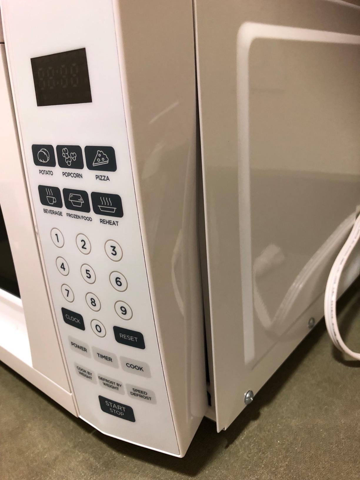Commercial Chef 5-in-1 Countertop Microwave Air Fryer Combo, CHMF9BG, Black customer photo 2