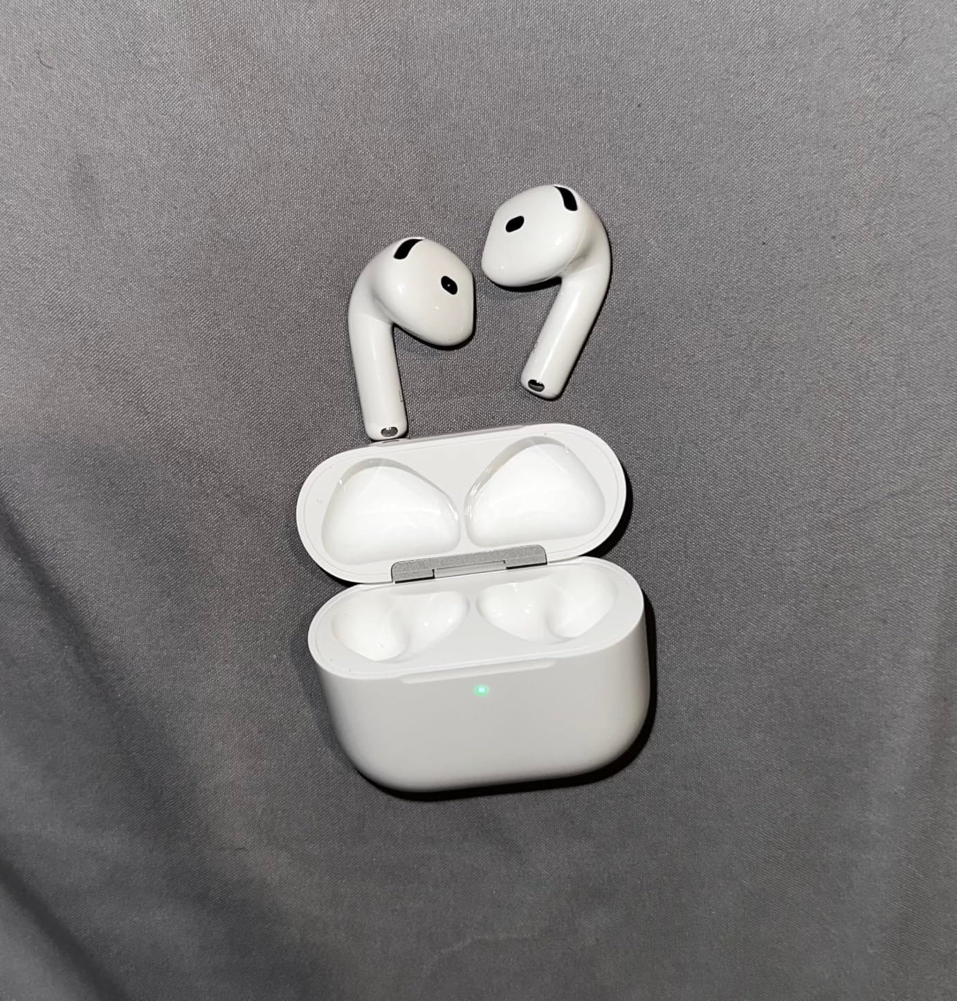 Apple AirPods 4 Wireless Earbuds customer photo 1