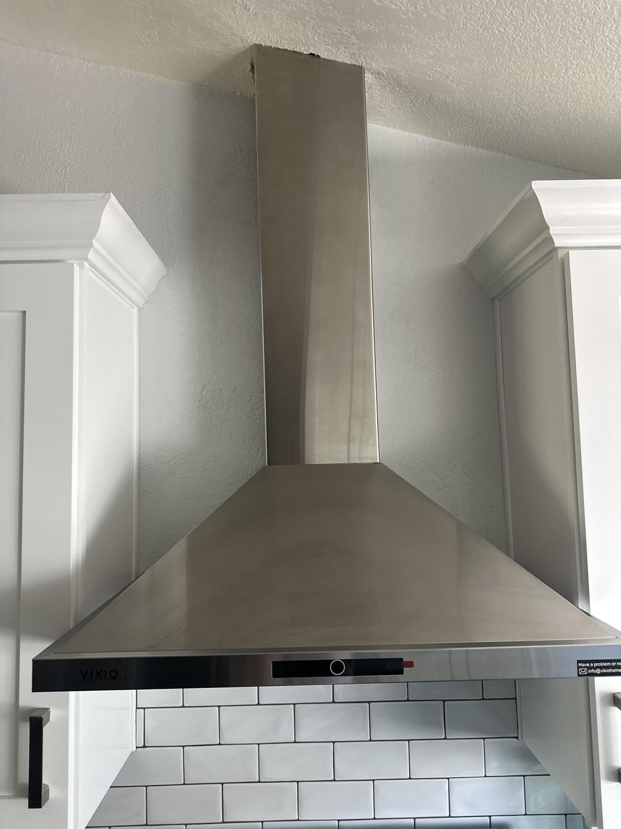 VIKIO HOME 36 Inch Wall Mount Range Hood 580CFM Low Noise Touch Control customer photo 1