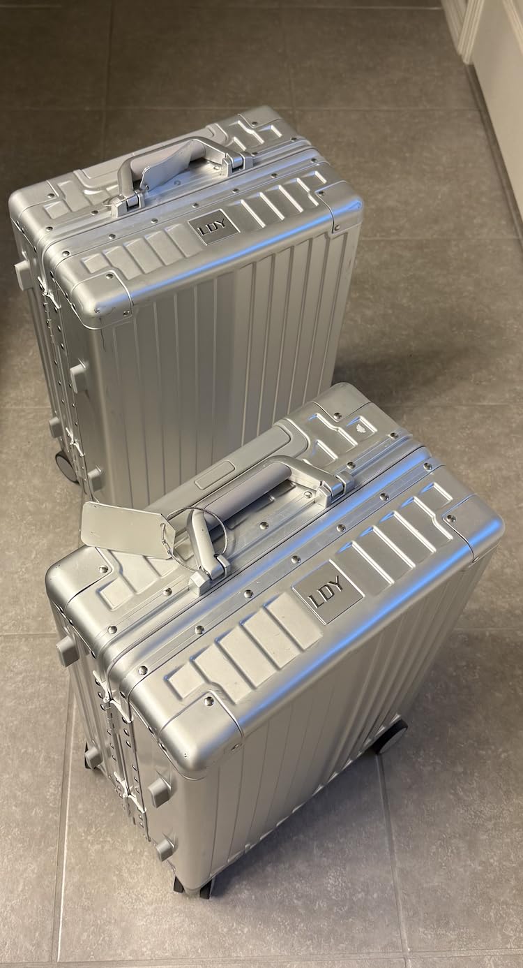 VentureVault All Aluminum Zipperless Carry On Luggage, 20 Inch, Silver customer photo 1