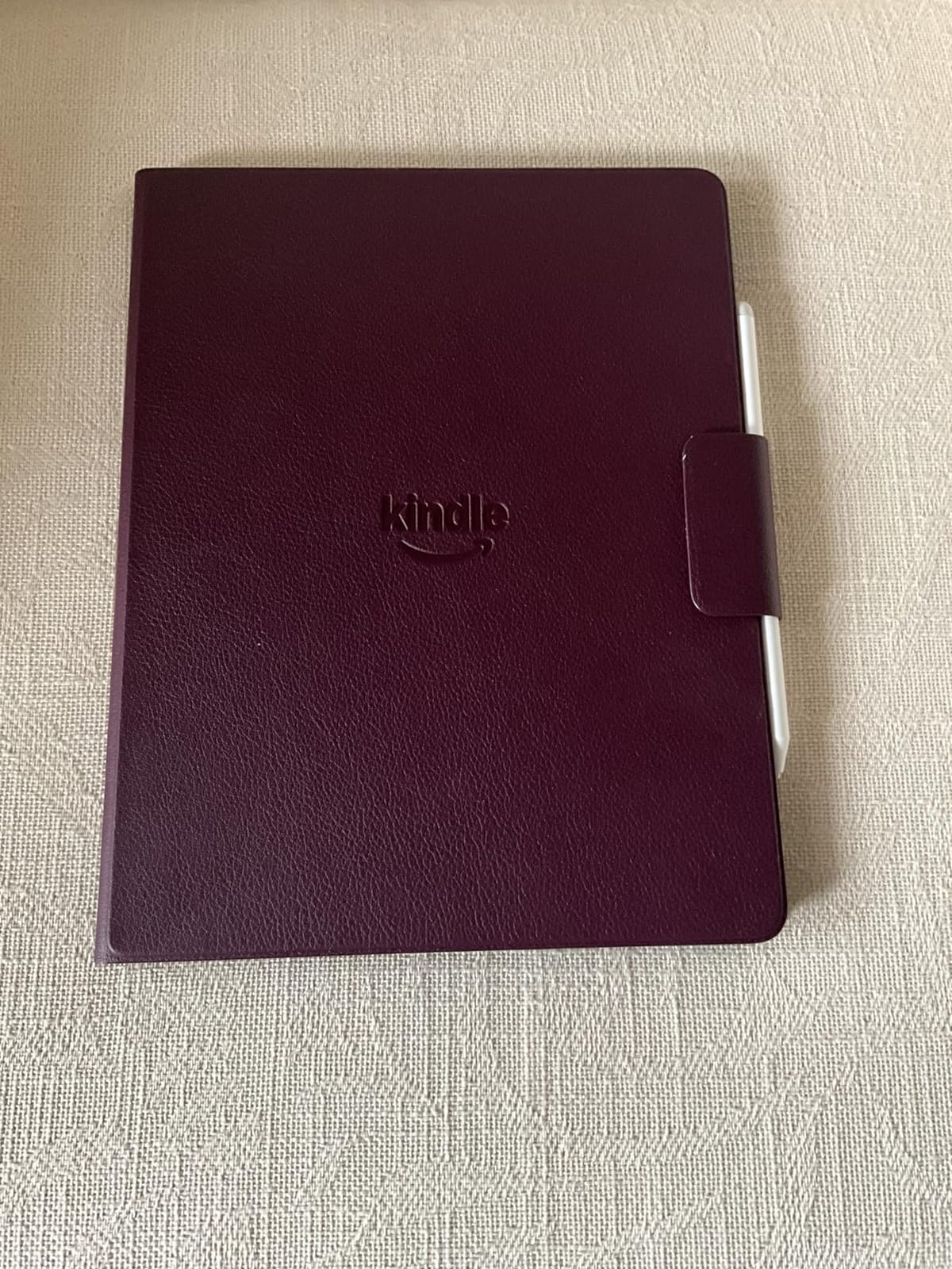 Amazon Kindle Scribe Colorsoft 32GB (newest model) — 11” paper-like color display — Write in notebooks, docs, and books. Read in any light. Pen included - Graphite customer photo 1