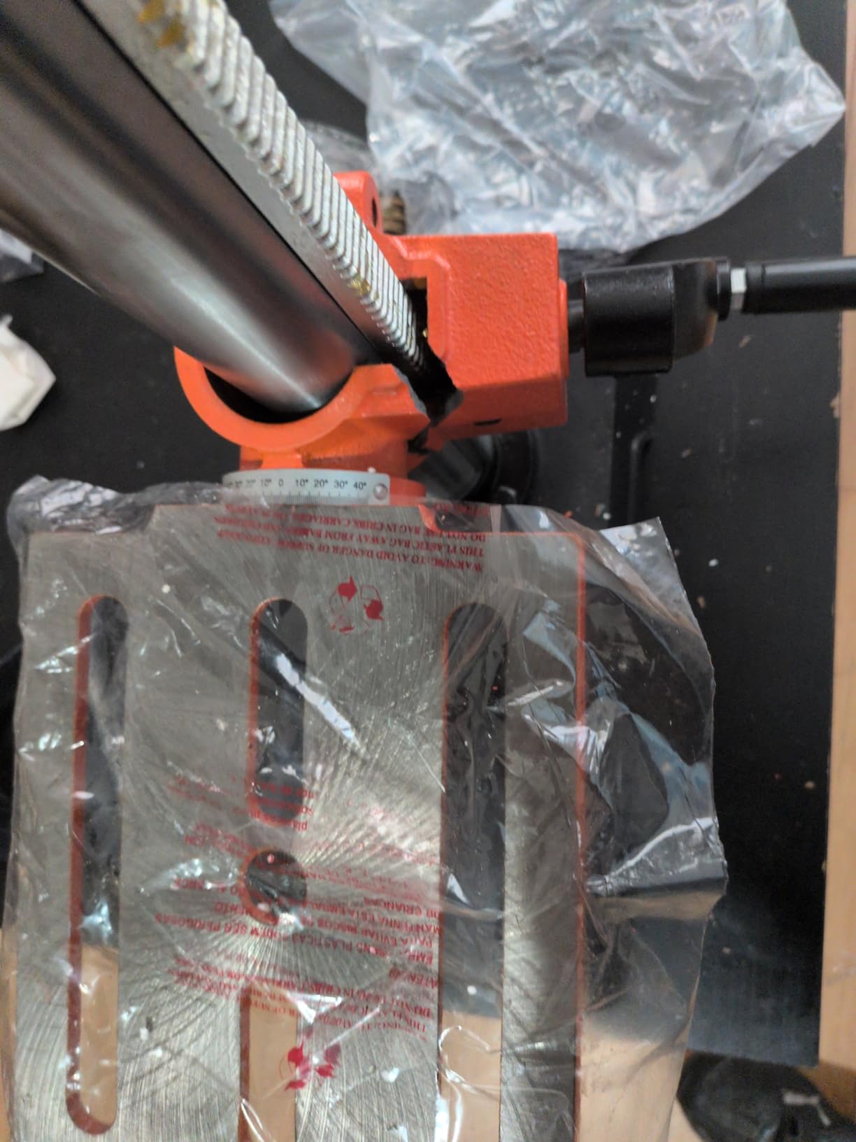 VEVOR Benchtop Drill Press, 3.2 Amp and 5-Speed Adjustable Drill Press with 10 in Swing, Cast Iron Frame, Worktable Tilts 0-45°, Ideal for Drilling Wood & Metal customer photo 1