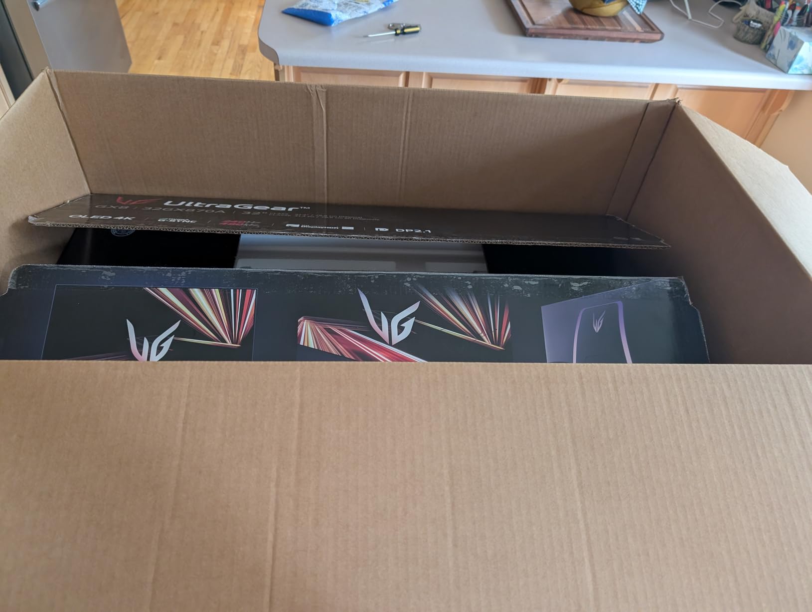 LG UltraGear 32-inch 4K customer photo 2