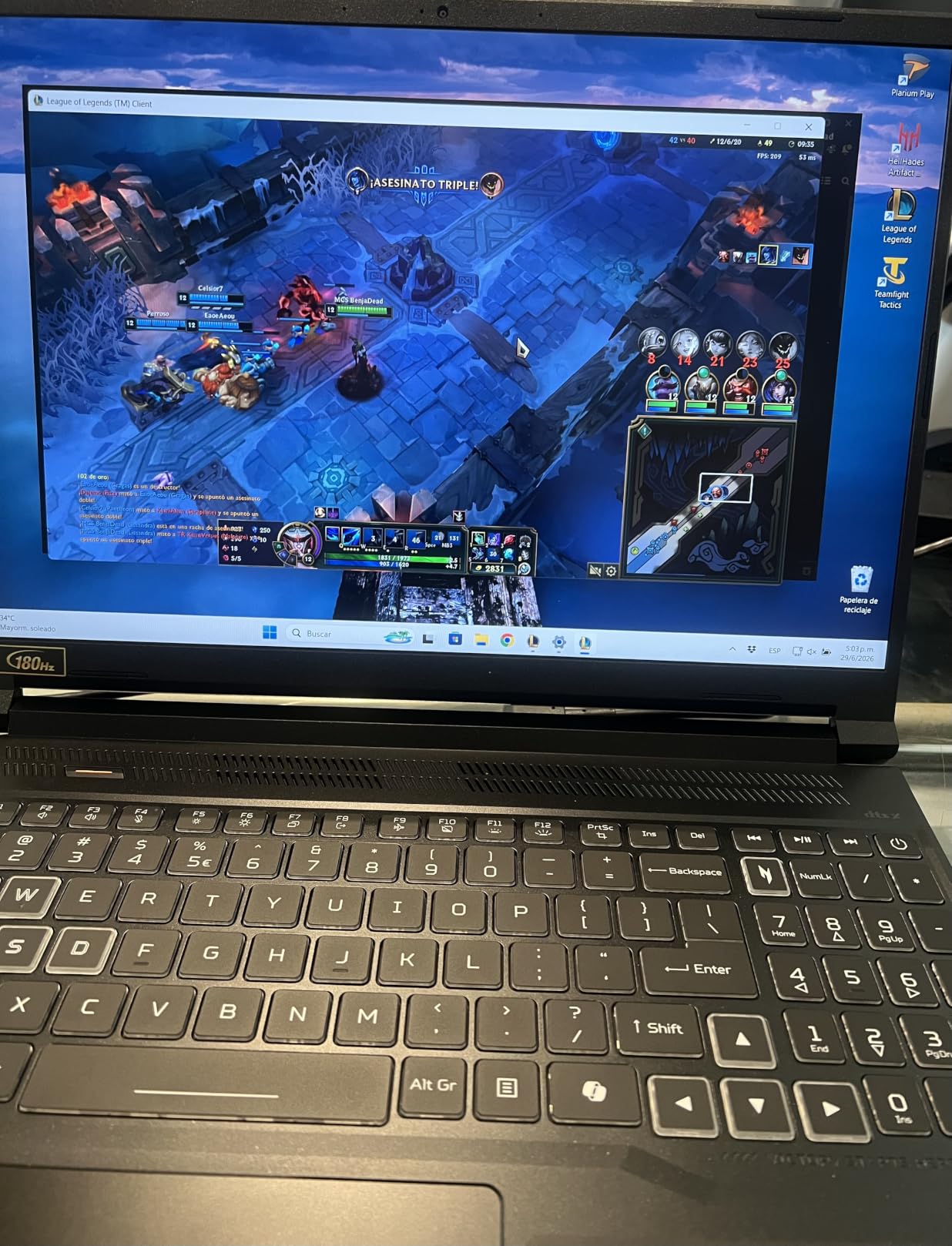 Acer Nitro V 16S AI customer photo 1