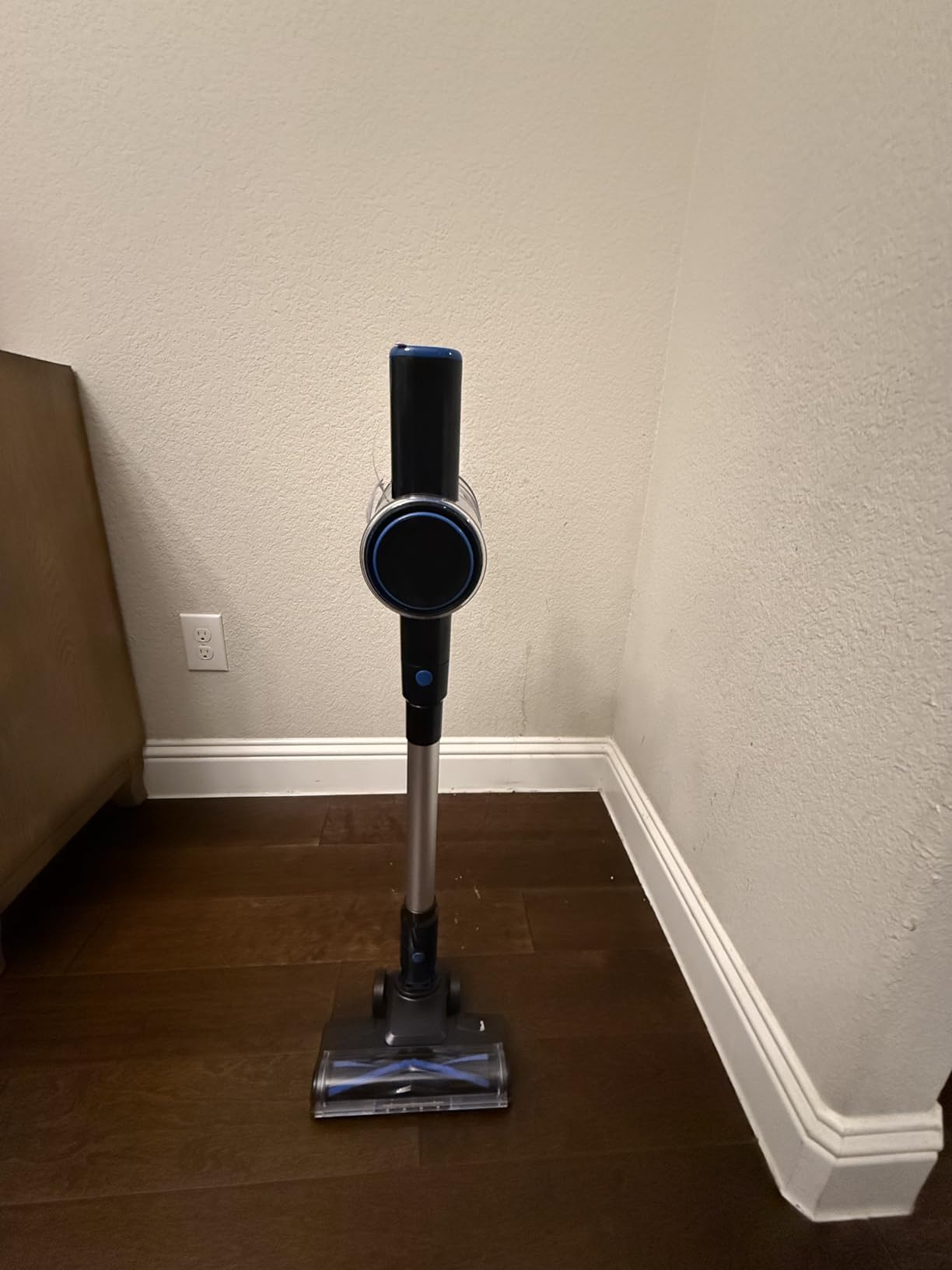 VOKENE Cordless Vacuum Cleaner, 8 in 1 Powerful Suction Lightweight Vacuum Cleaner for Home, LED Display, 3 Suction Modes, 45Mins Detachable Battery Vacuum for Hard Floor Carpet Pet Hair (Blue) customer photo 2