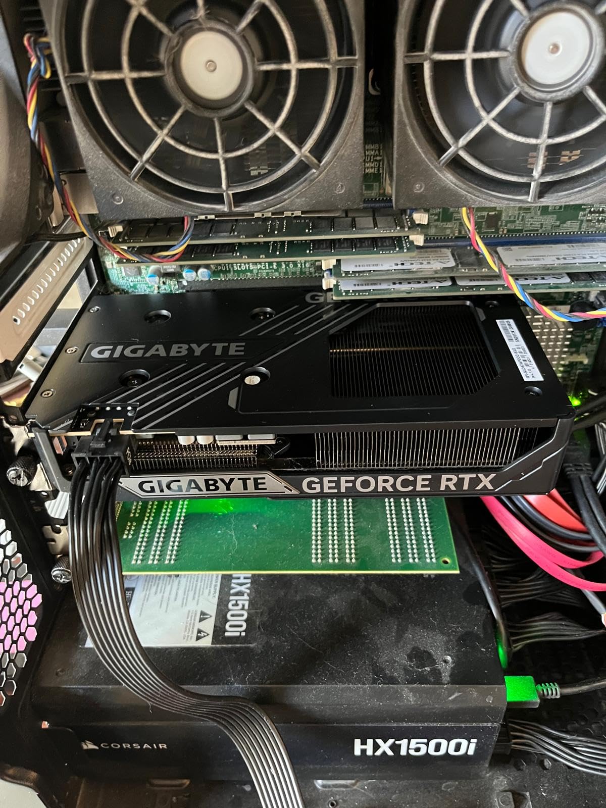 GIGABYTE GeForce RTX 5060 WINDFORCE OC 8G Graphics Card, Cooling System, 8GB 128-bit GDDR7, PCIe 5.0, Manufactured by NVIDIA, DisplayPort & HDMI - Video Output Interface, GV-N5060WF2OC-8GD Video Card customer photo 1