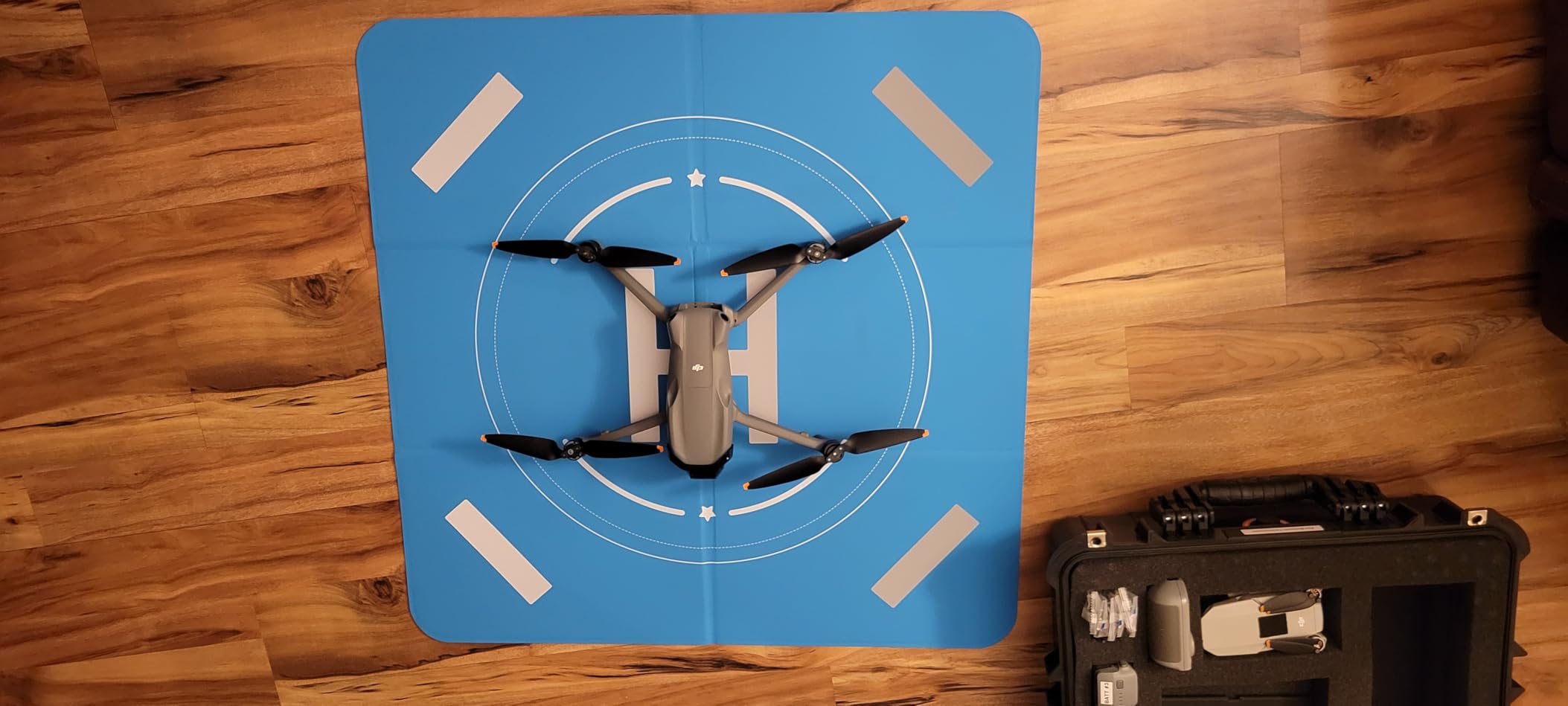 FPVtosky Nighttime Reflective Drone Landing Pad, Fast-fold Double Sided Waterproof Landig Pad Weighted for DJI Mini 5 Pro/ 4/3 Pro/Mini 4k / Mavic 4 / Air 3s/ Avata 2/ Neo/Flip(25 in) customer photo 2