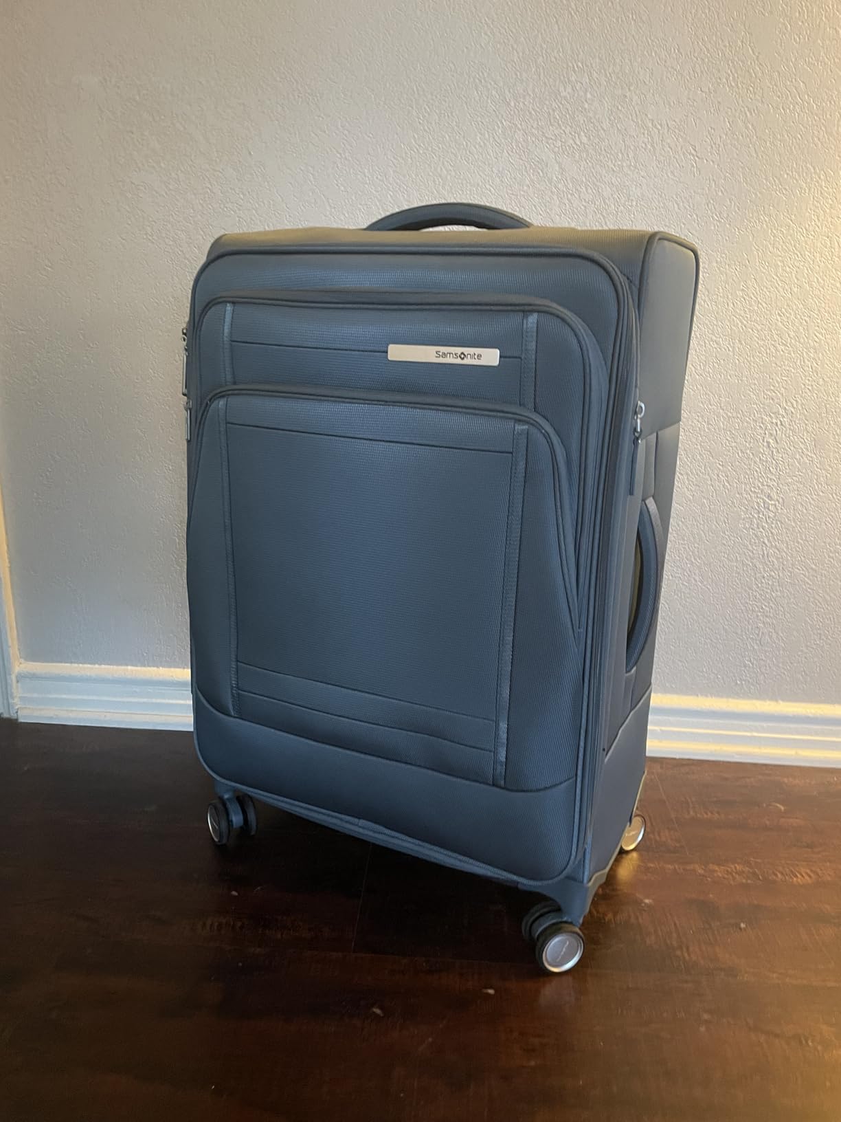 Samsonite UpLIFT Lightweight Medium Checked Softside Luggage with Spinner Wheels - Expandable - Airline-Approved, Polyester Soft Suitcase for Ultra Light Travel - Emerald Green customer photo 1