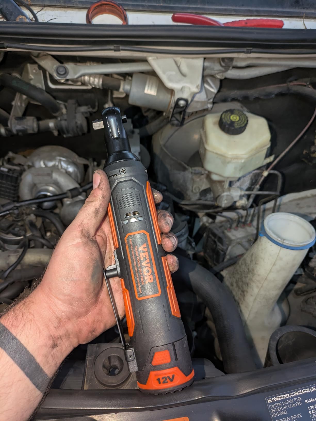 VEVOR Cordless Ratchet Wrench, 3/8 inch Drive, 240 RPM, up to 33 ft-lbs of Torque, Battery Powered Electric Ratchet Wrench Set with Two 2.0Ah Batteries, Charger, Sockets, Adaptor and Extension Bar customer photo 2