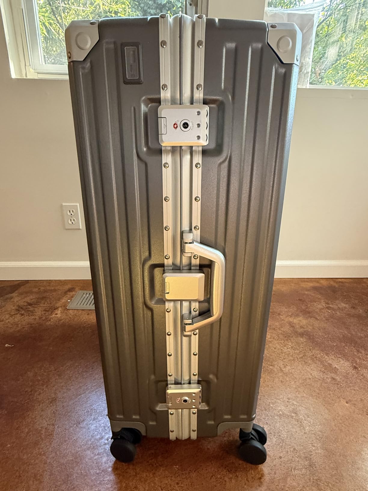 ALPHA CAMP 20 Inch Carry On Luggage with Aluminum Frame Zipperless Suitcase customer photo 2