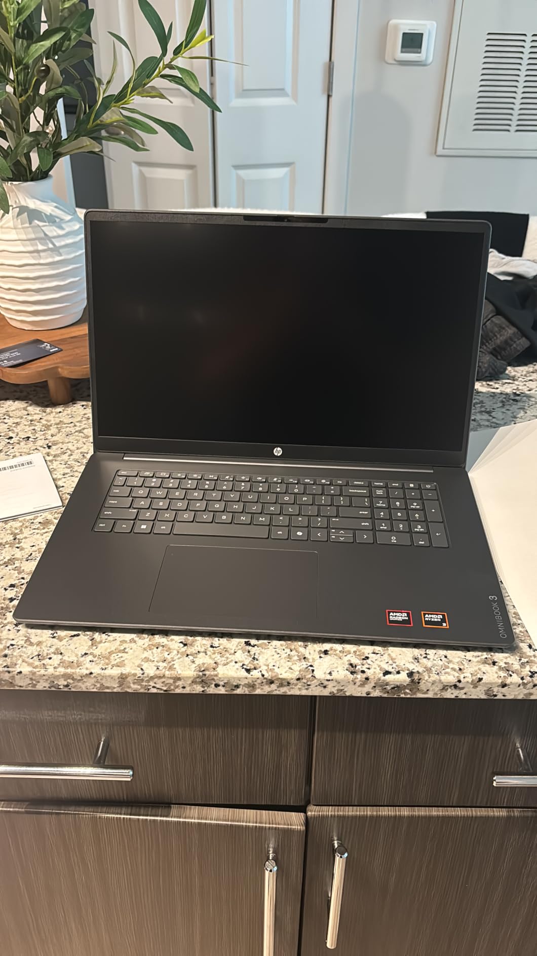 HP OmniBook 3 17 customer photo 2