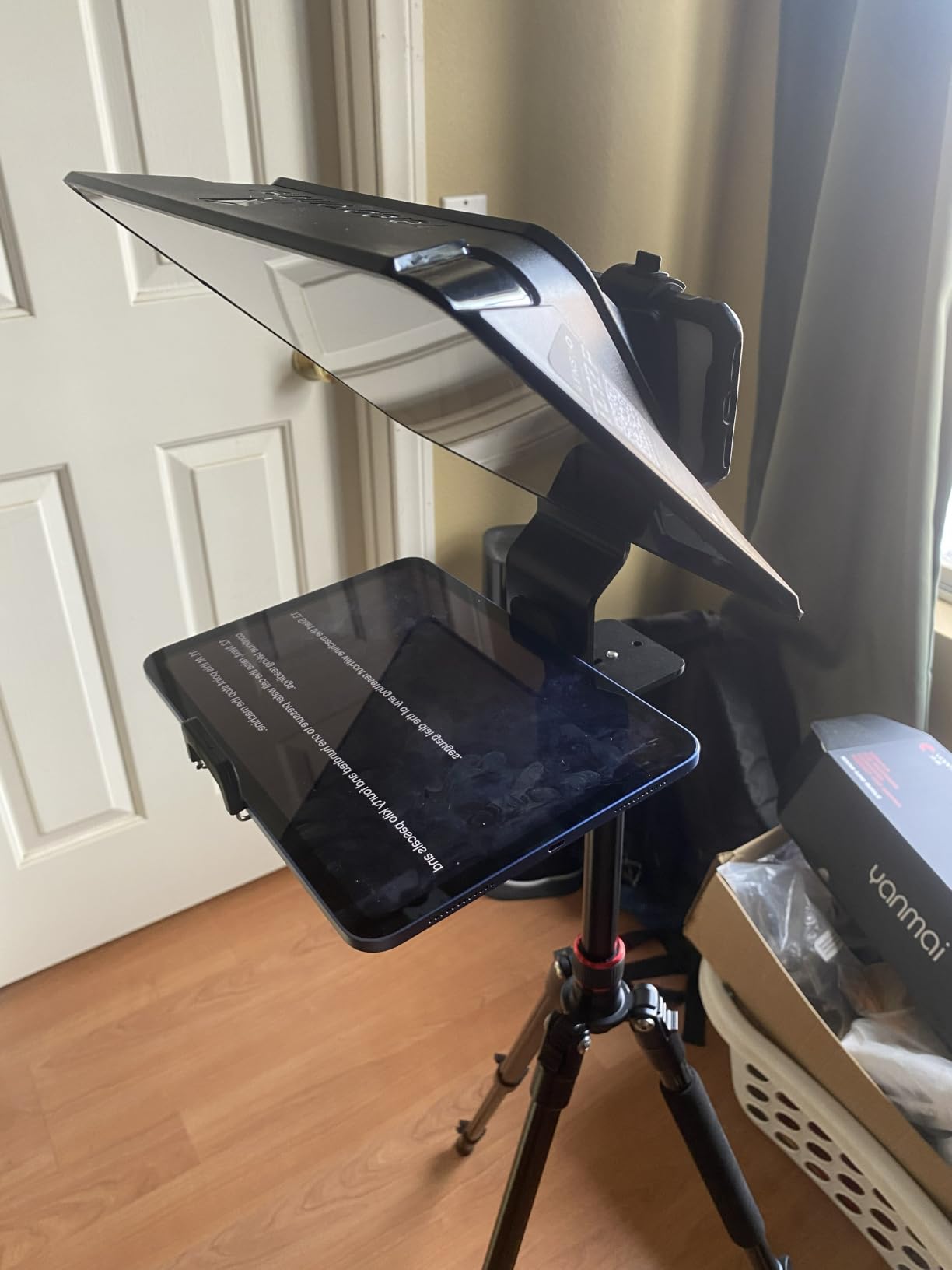 Teleprompter for Smartphone, LENSGO TC12P 14.5-Inch HD Wide-Angle Beam Splitter Glass,On-the-Go Teleprompter Supports iPad/Tablet with Bluetooth Remote for YouTube, Zoom, TikTok & Vlogging customer photo 2